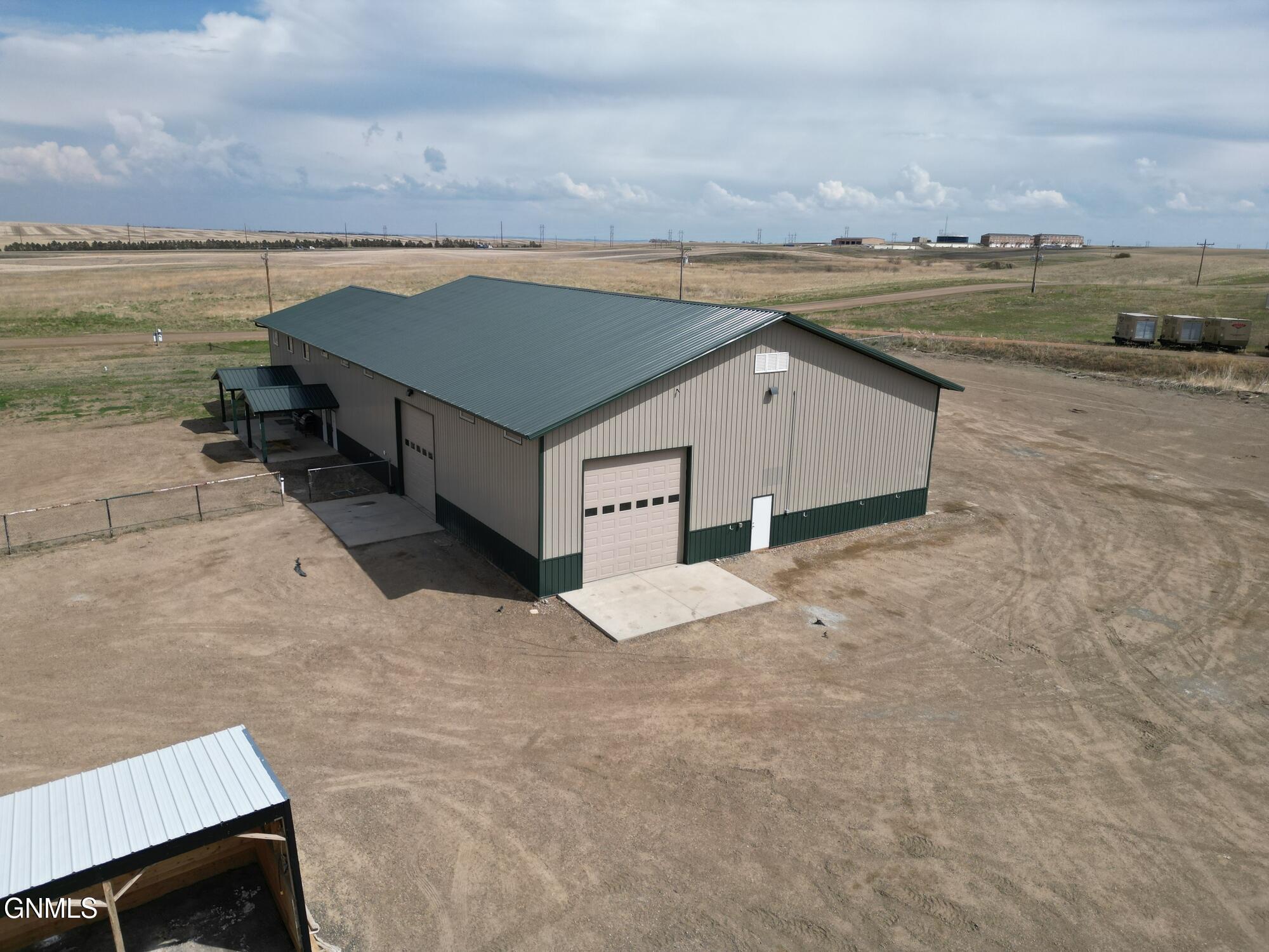 main property photo 9