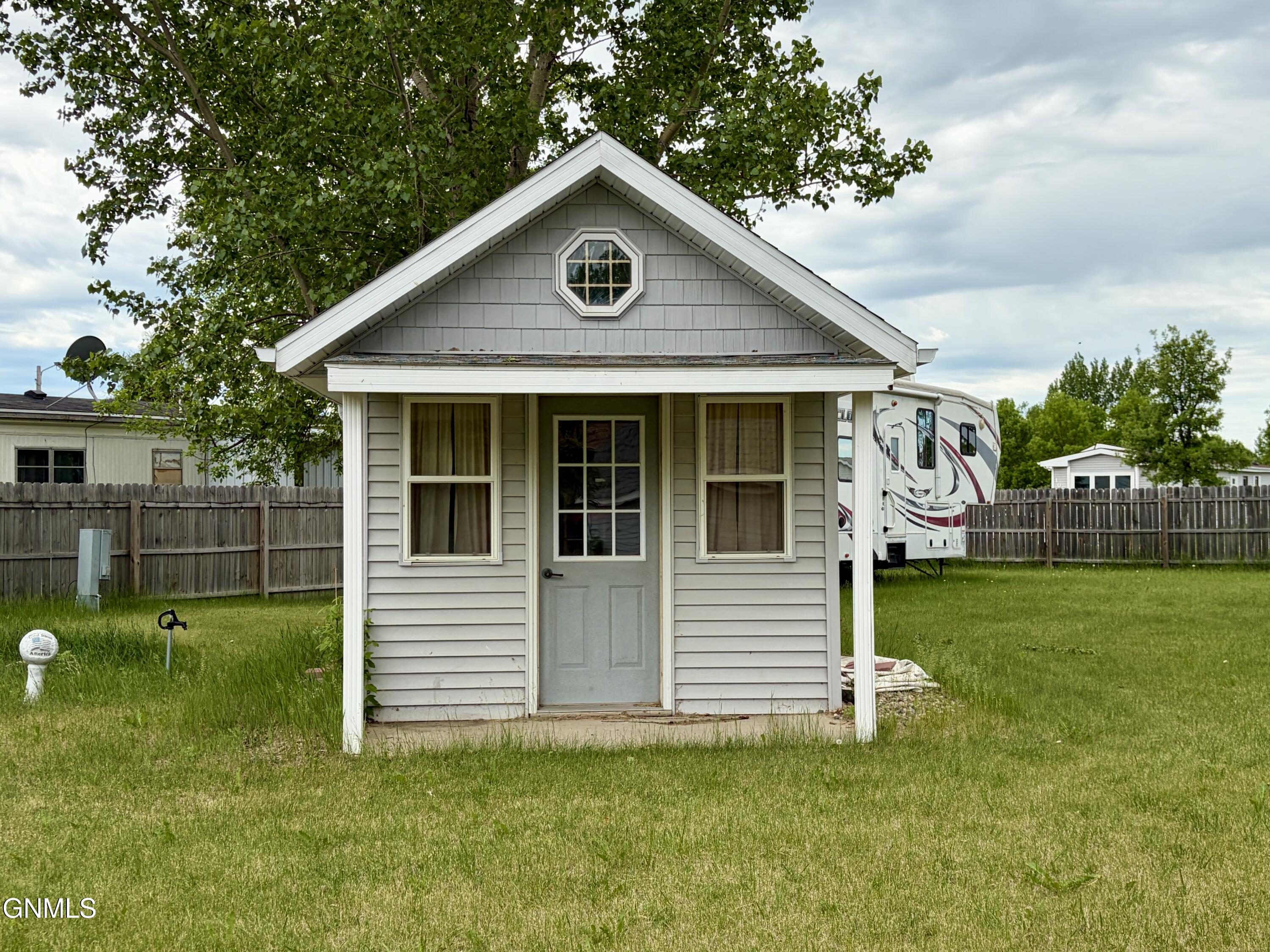 main property photo 45