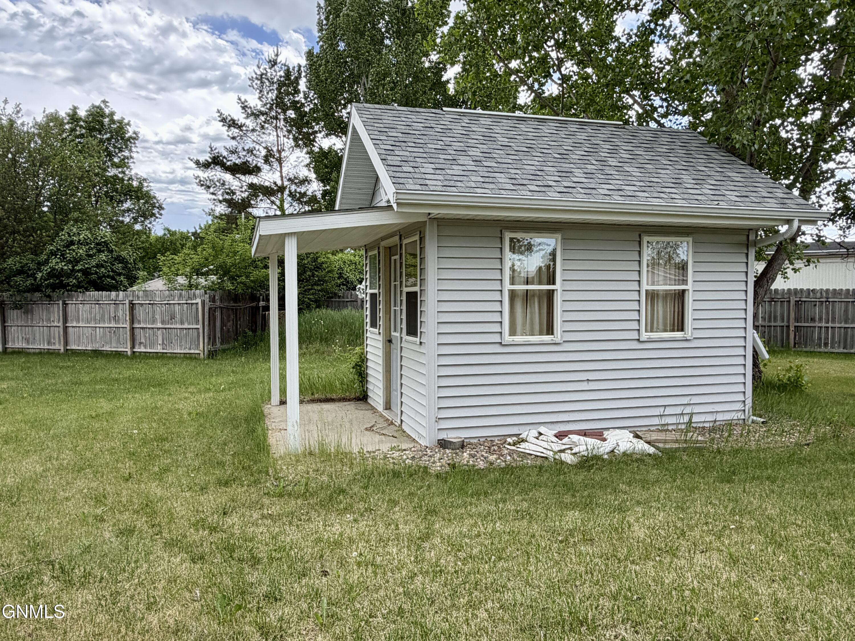 main property photo 47