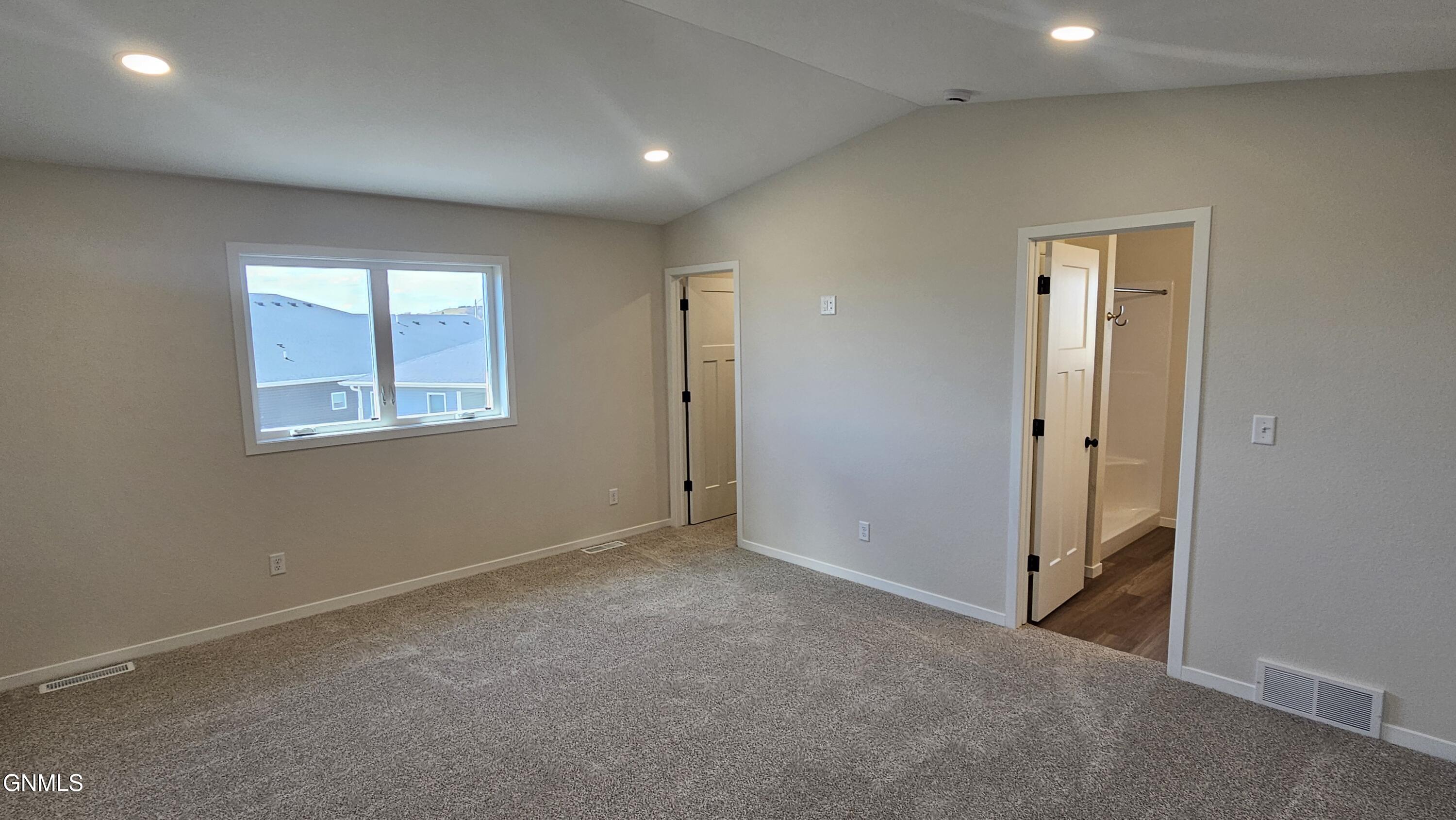 property viewer photo 13