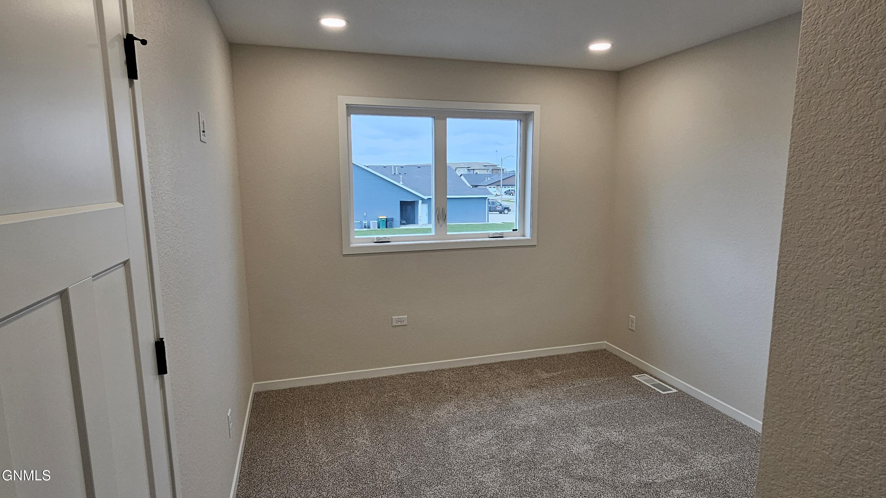 property viewer photo 17
