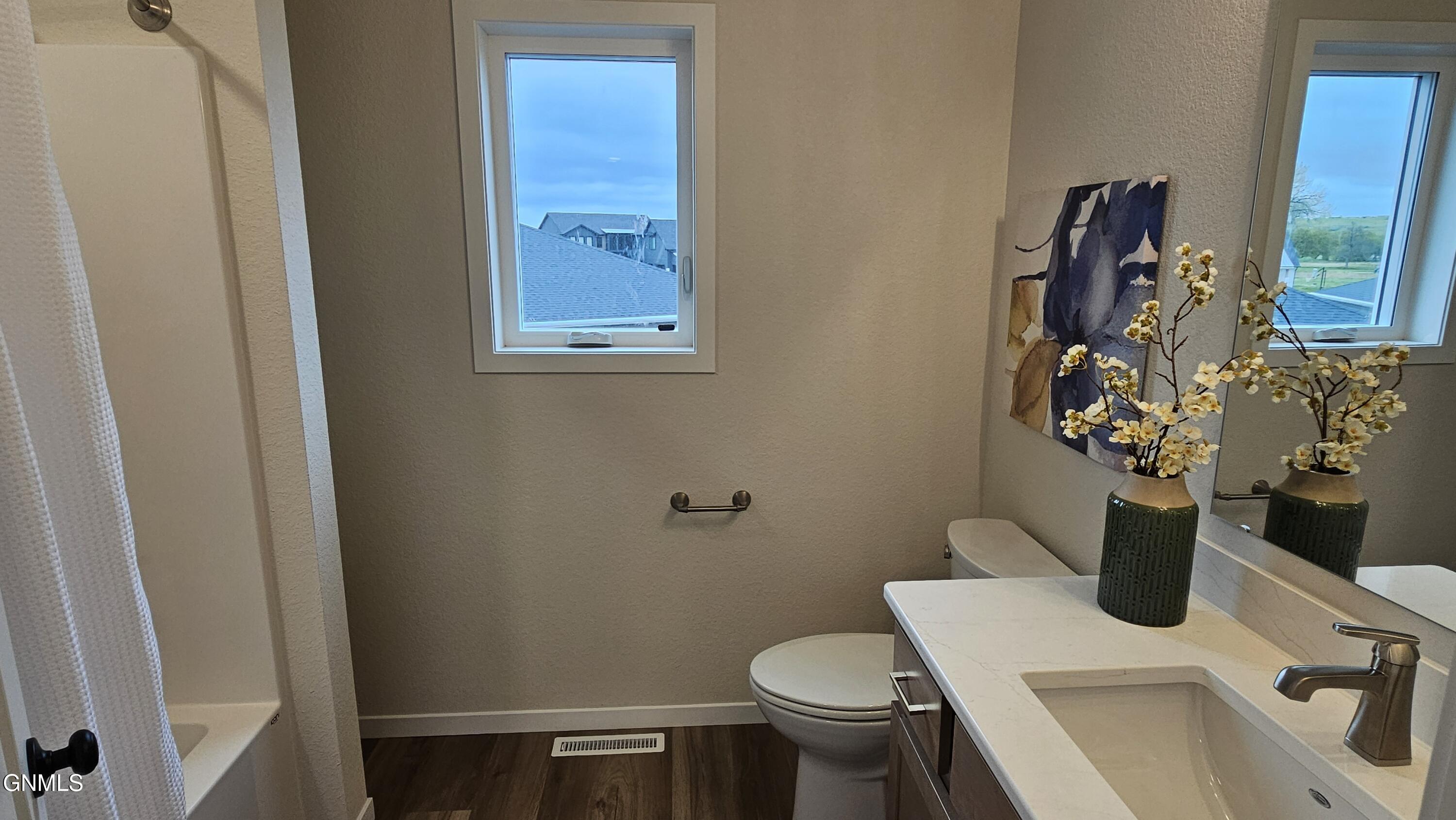 property viewer photo 18