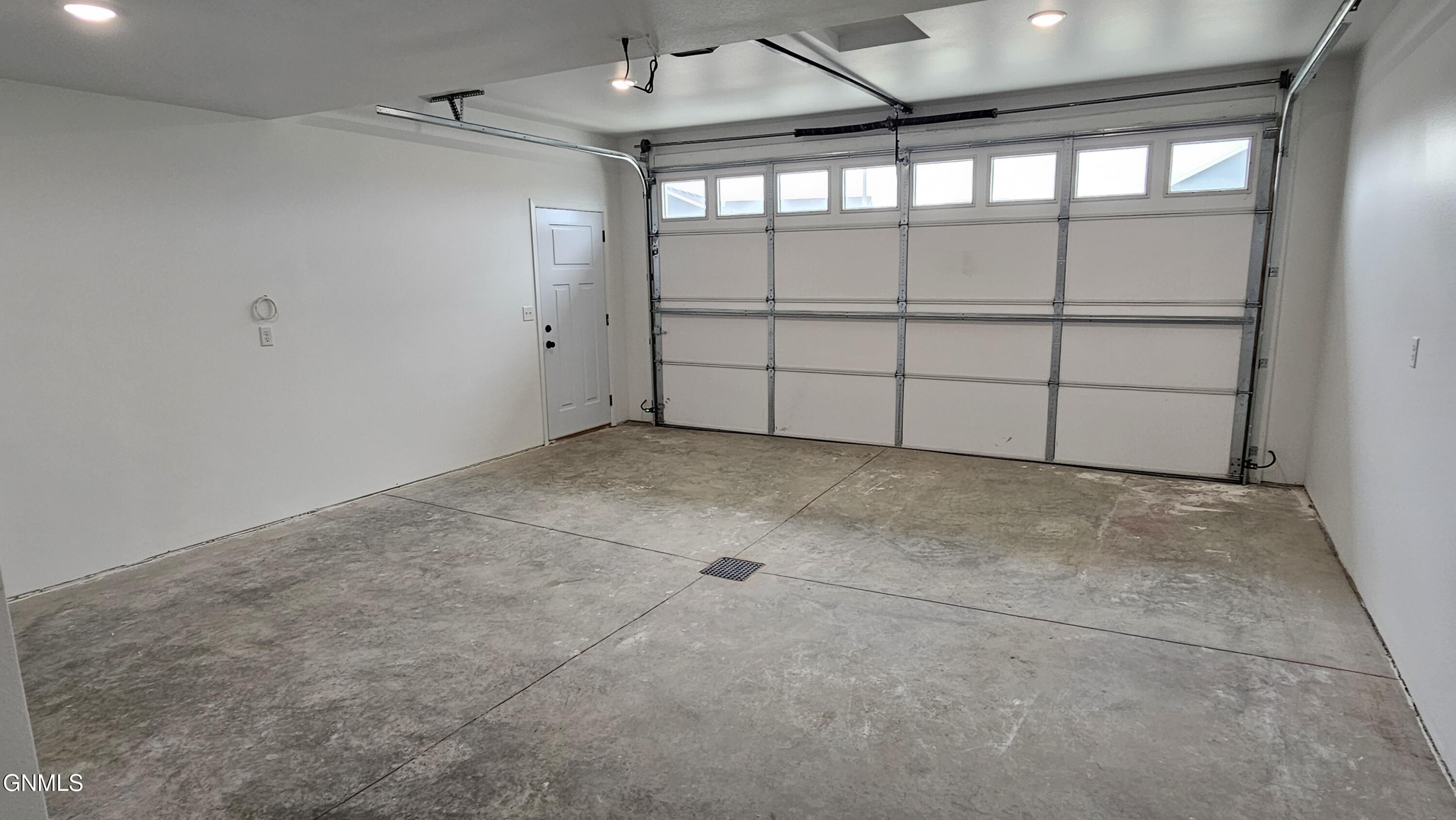 property viewer photo 20
