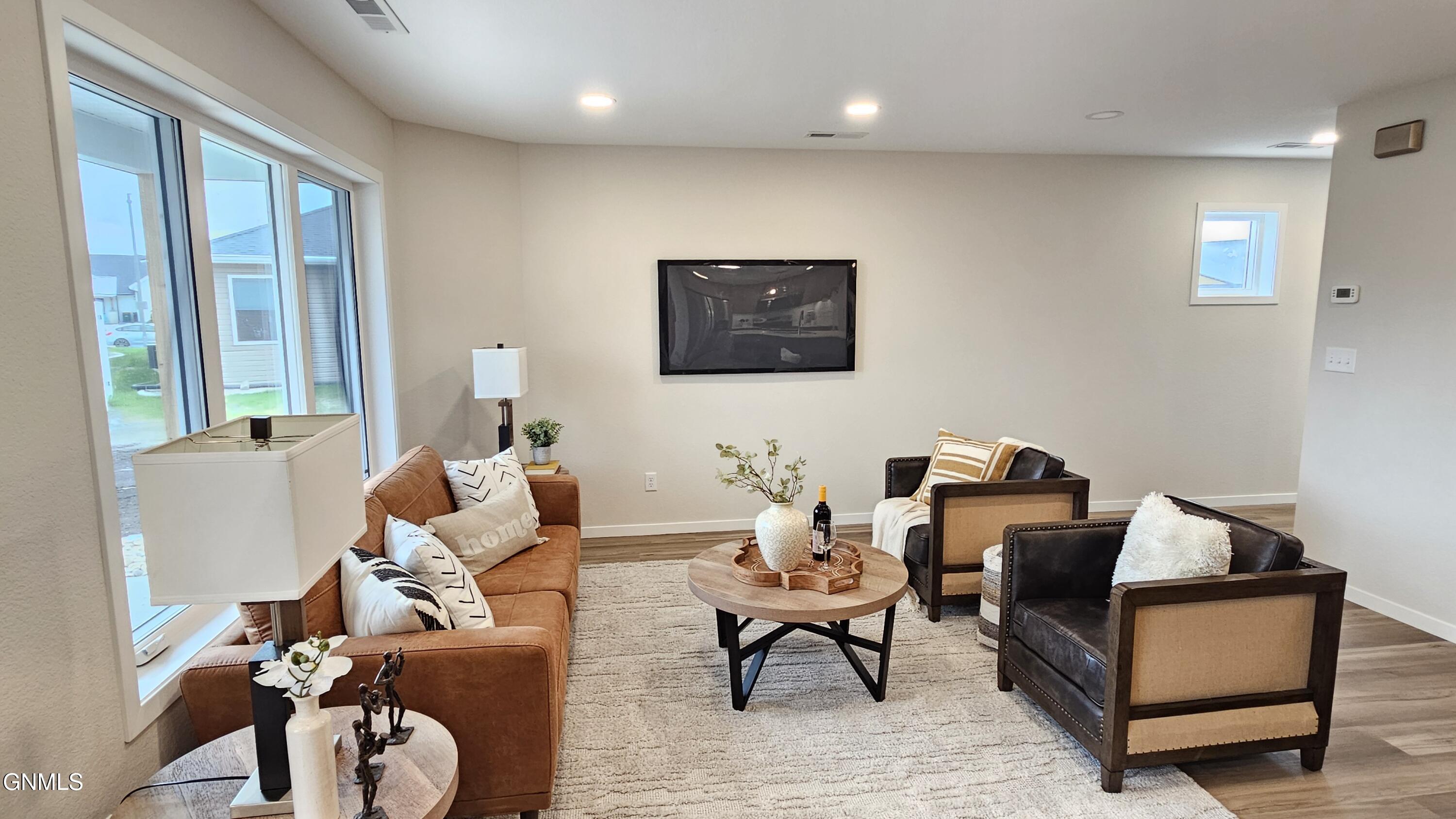 property viewer photo 4