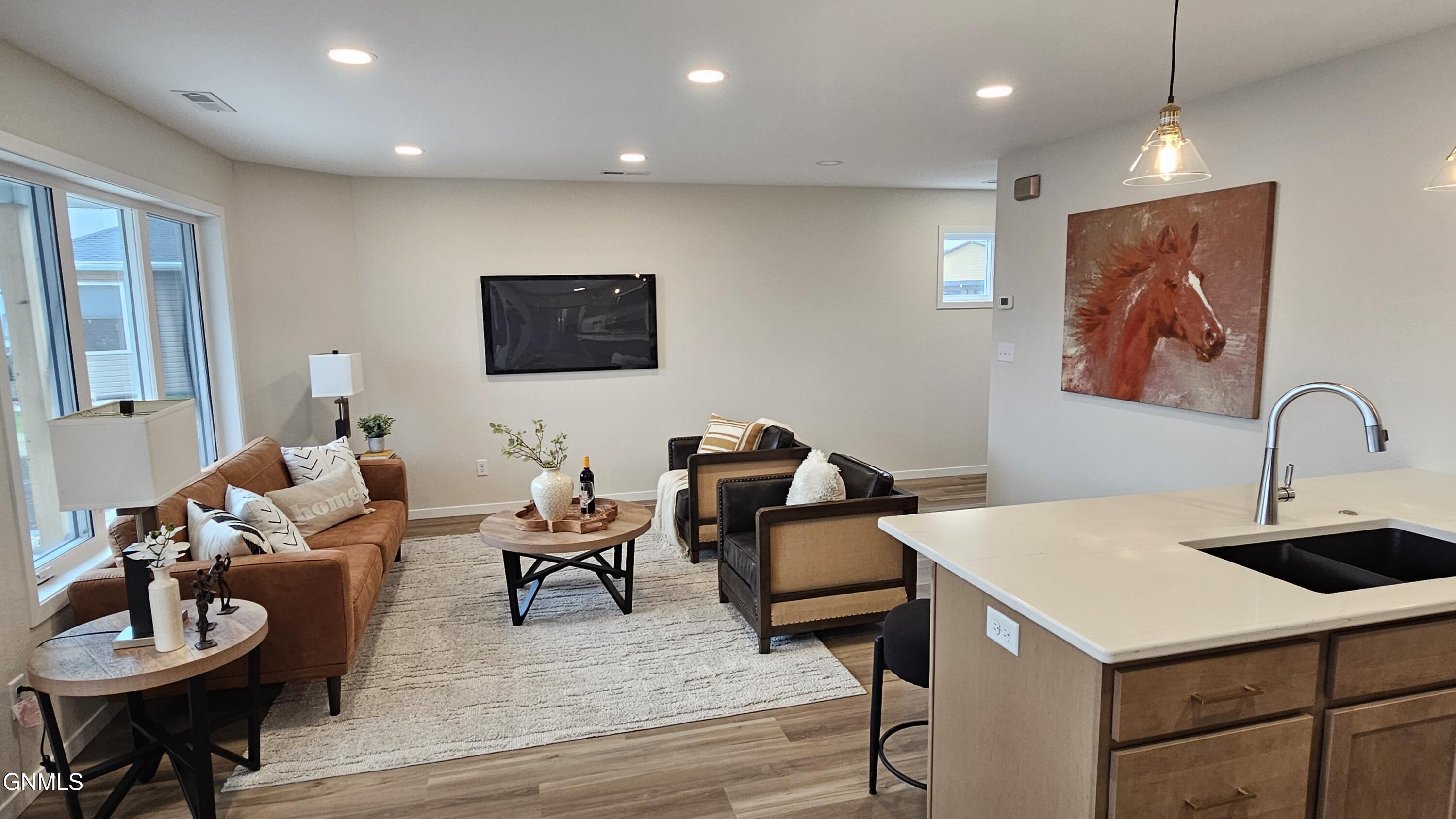 property viewer photo 8