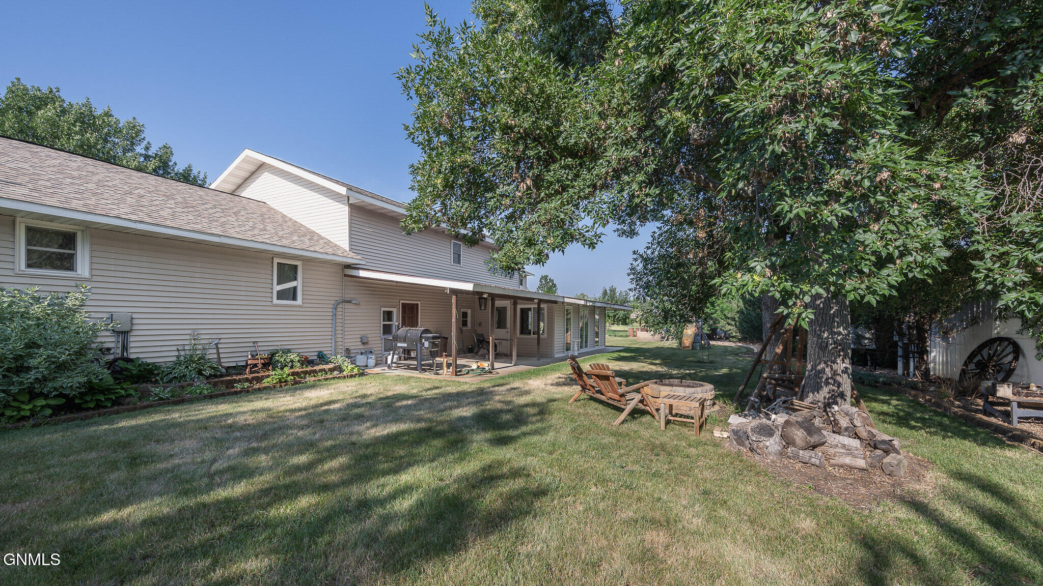 main property photo 74