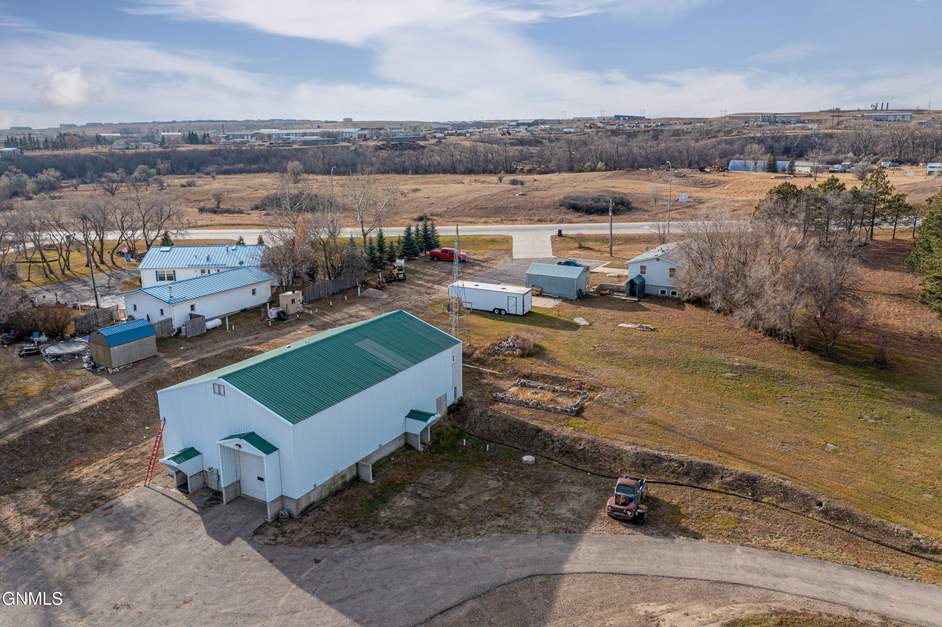 main property photo 10