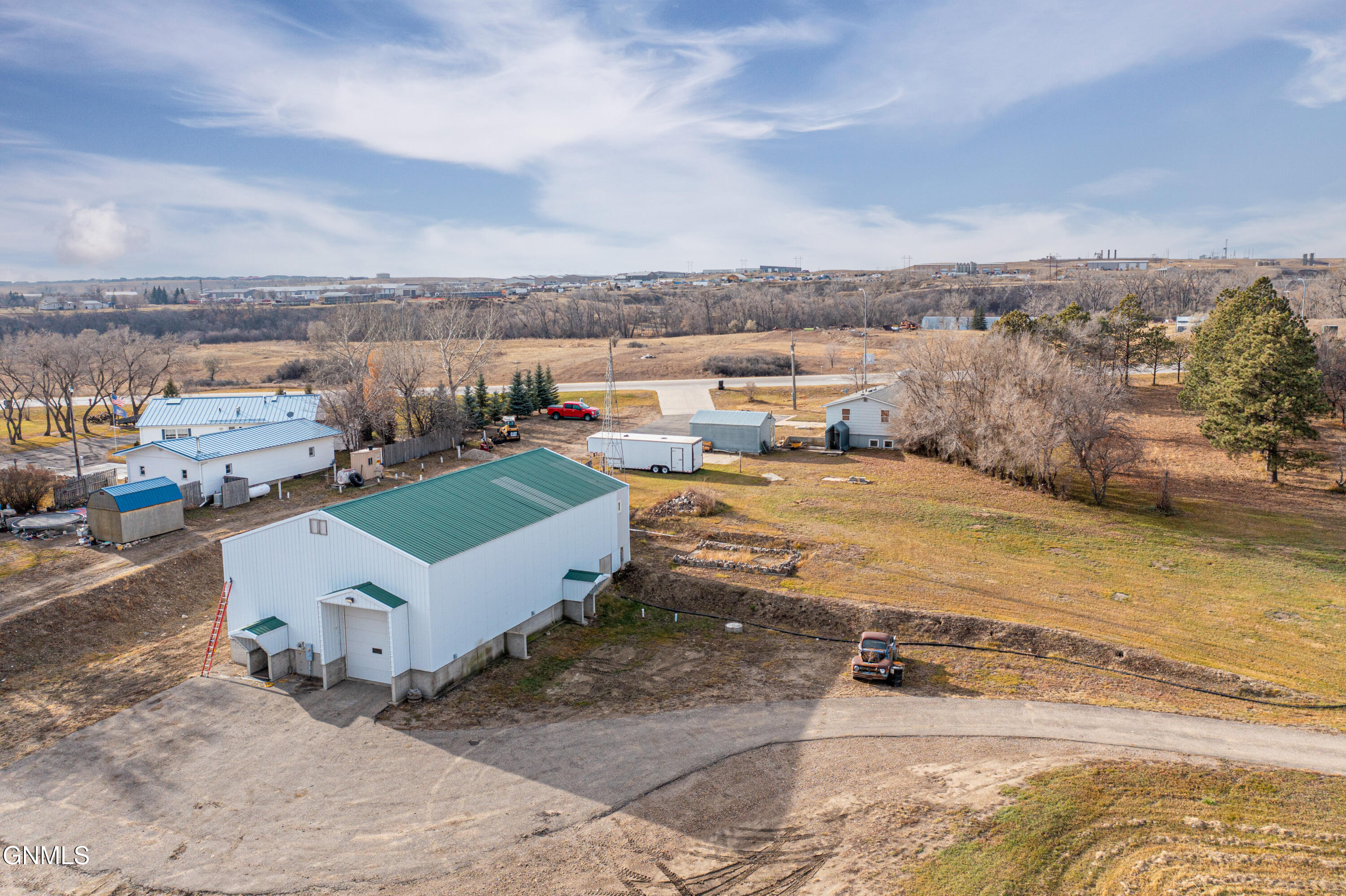 main property photo 11