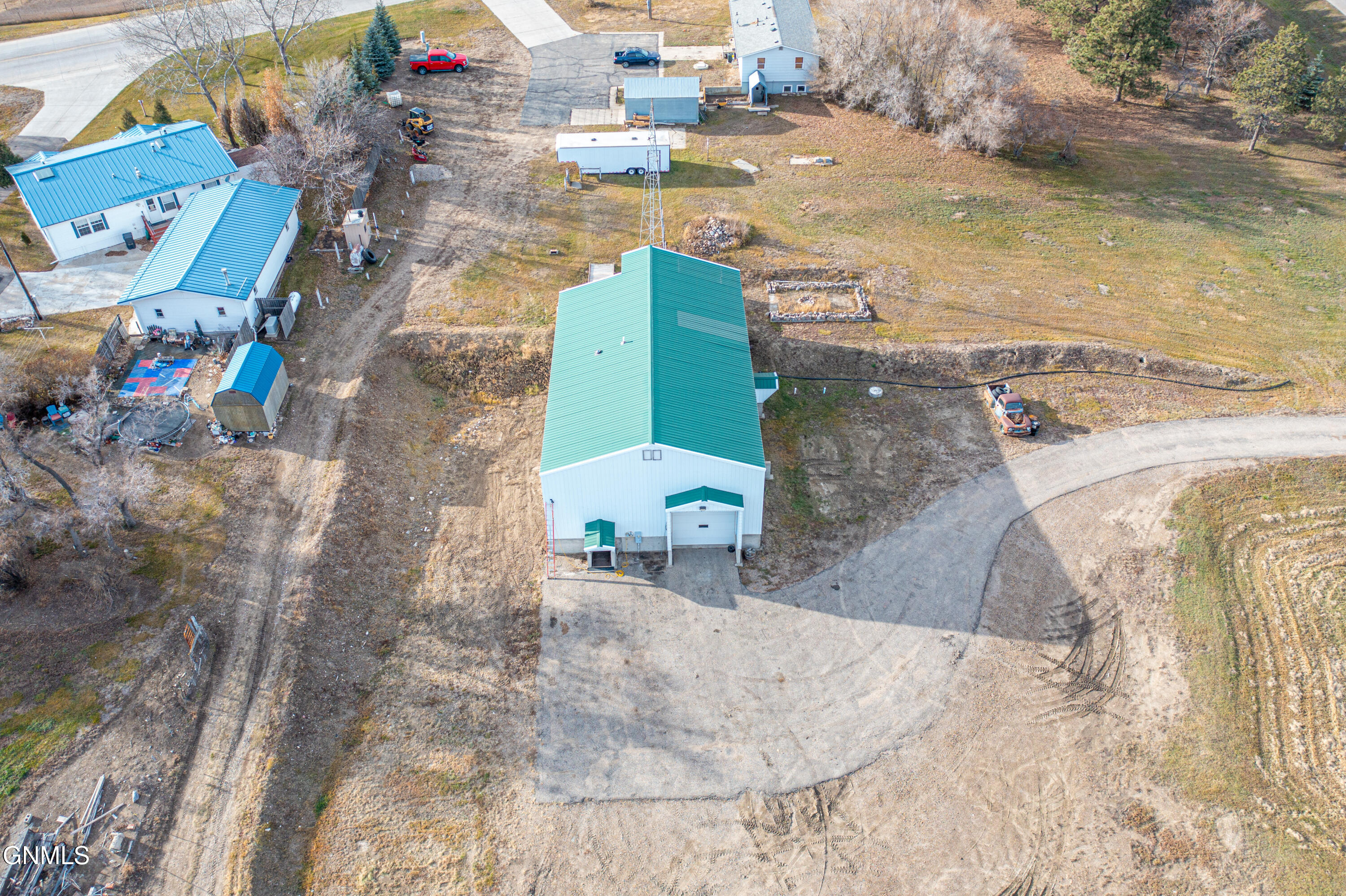 main property photo 18