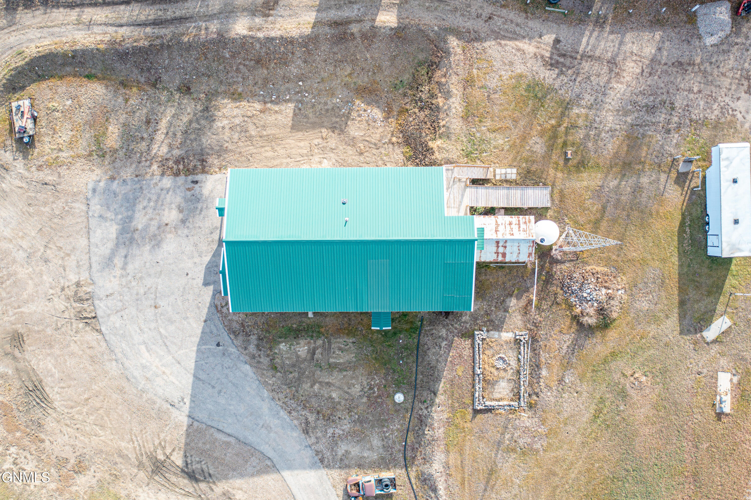 main property photo 16