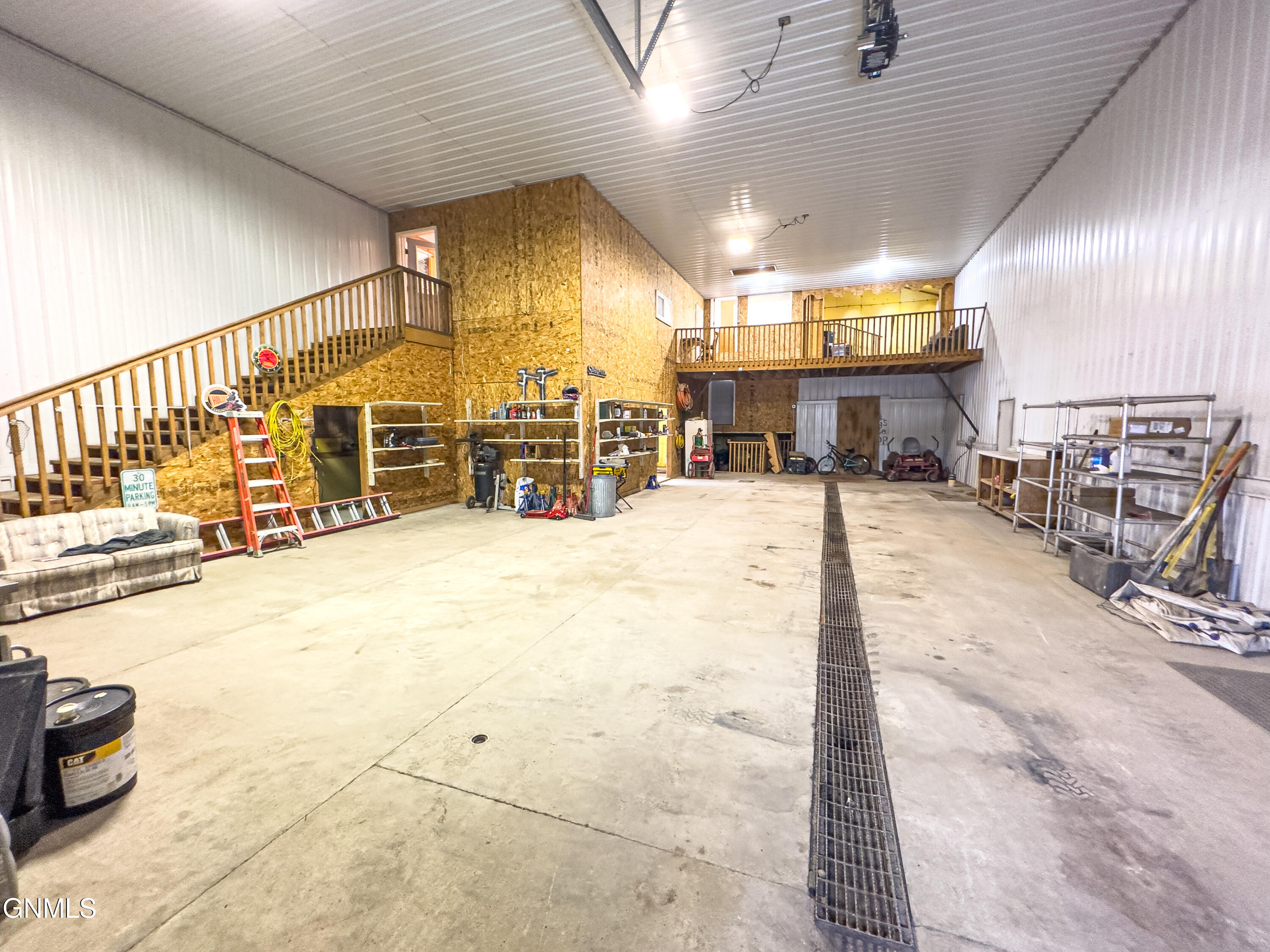 main property photo 47