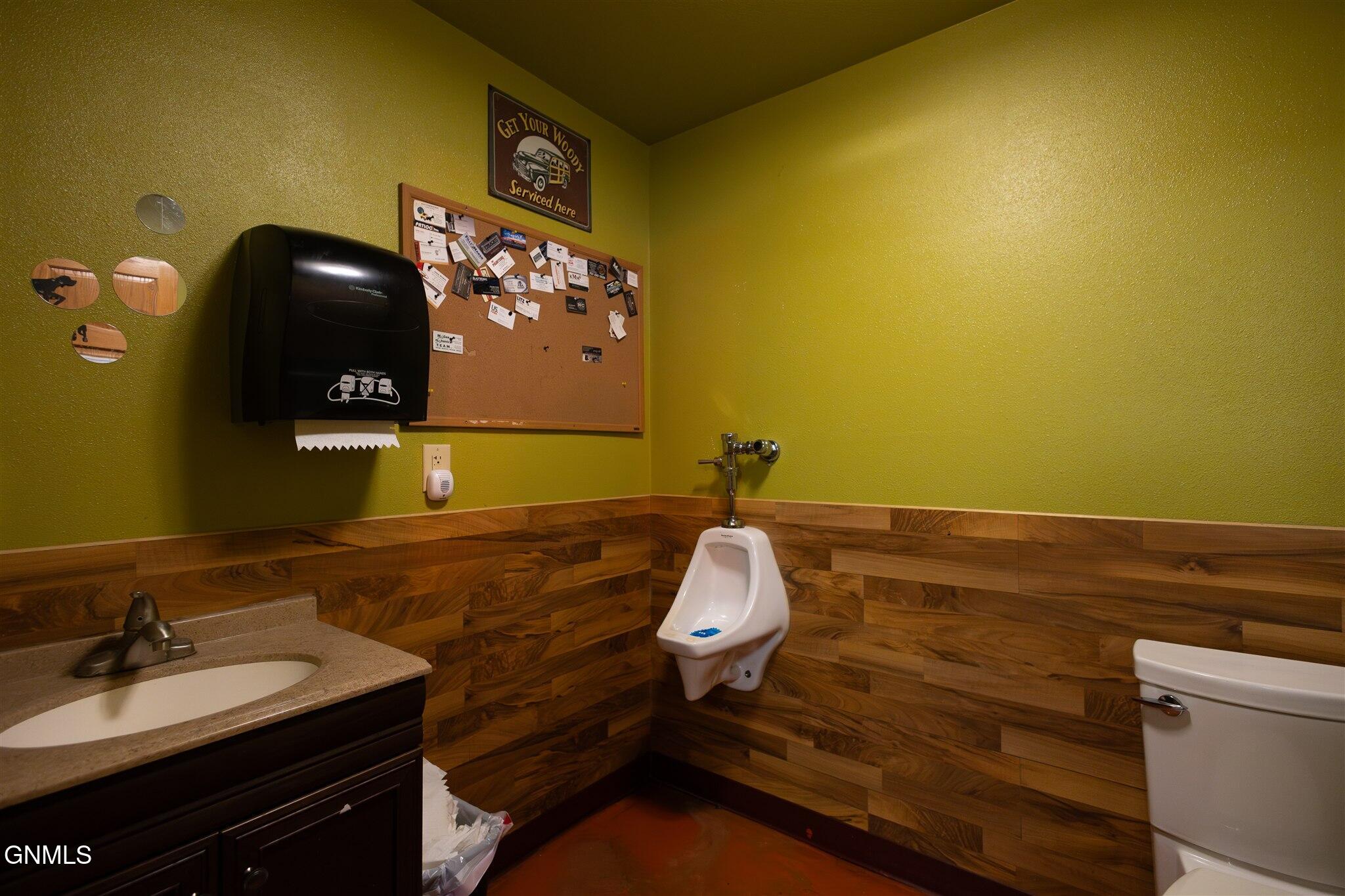 main property photo 11