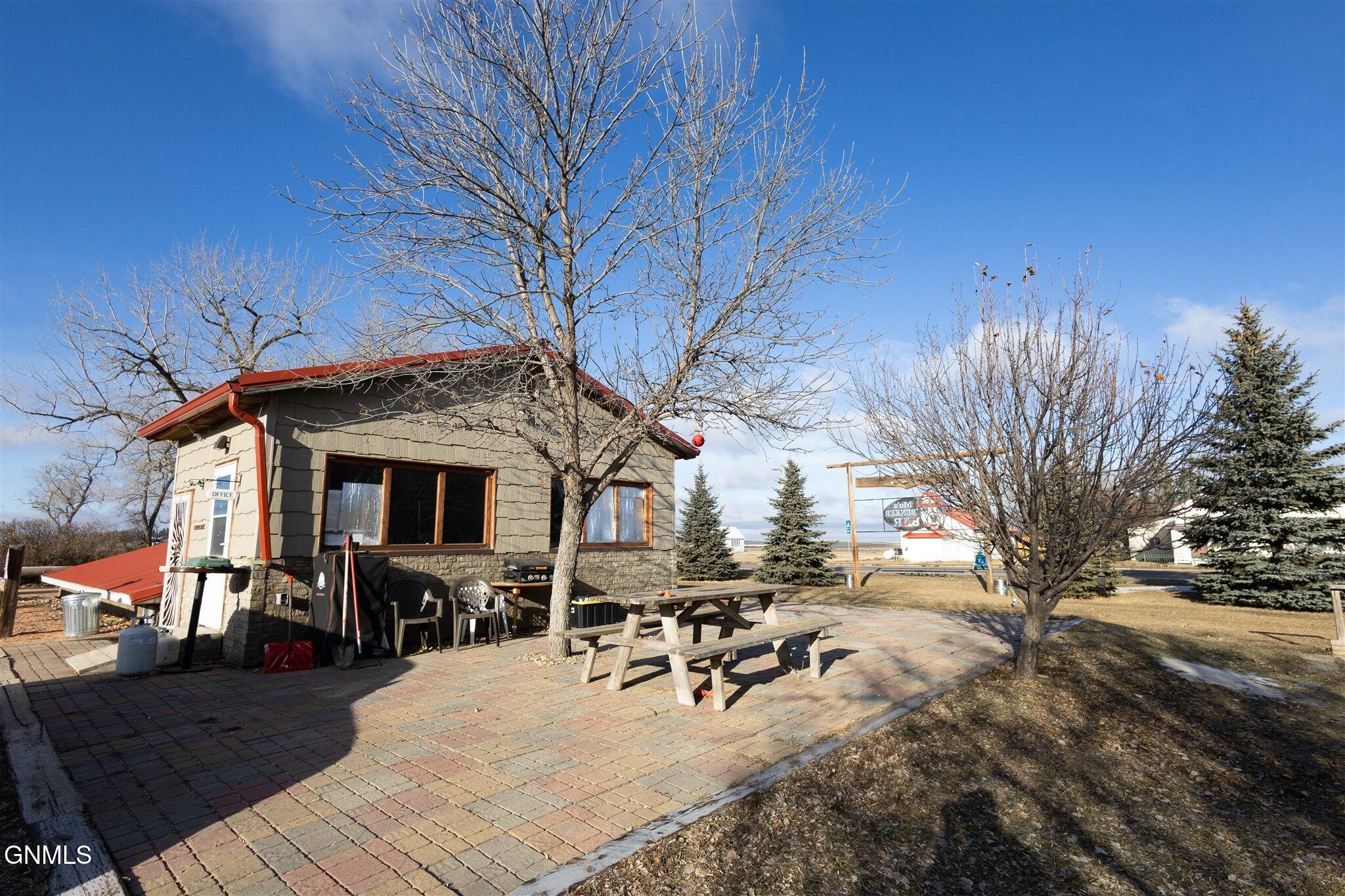 main property photo 4