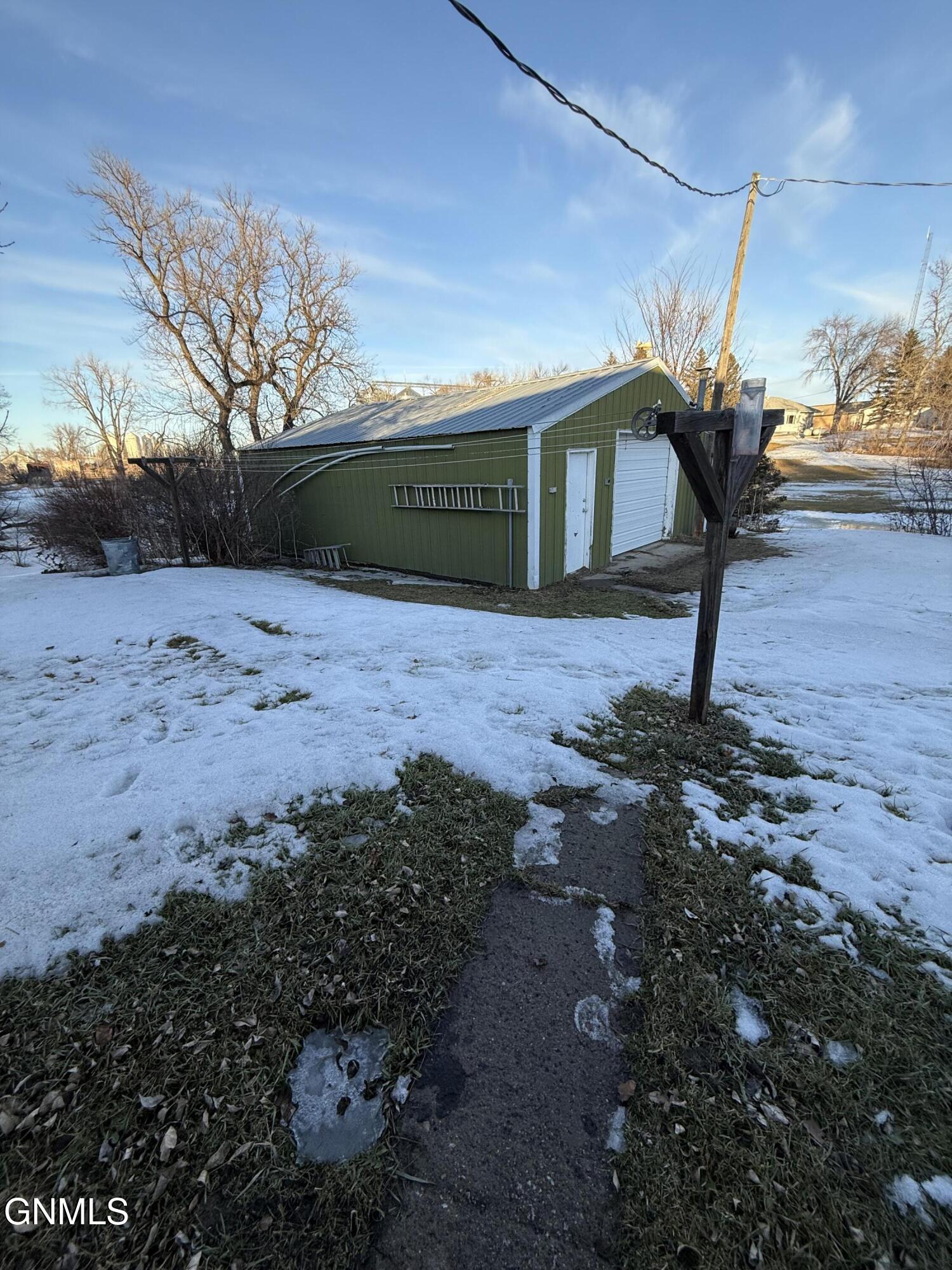 main property photo 9