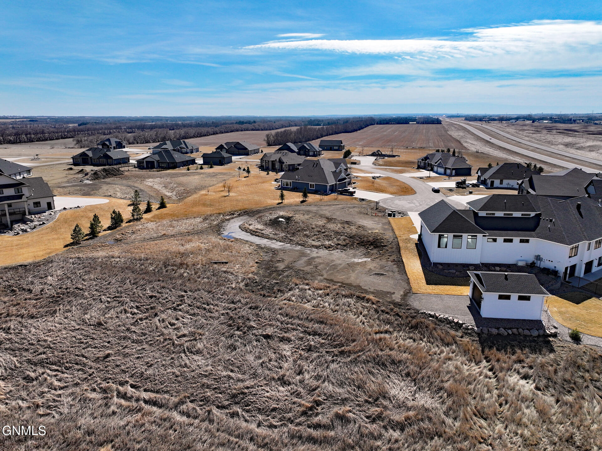 main property photo 11