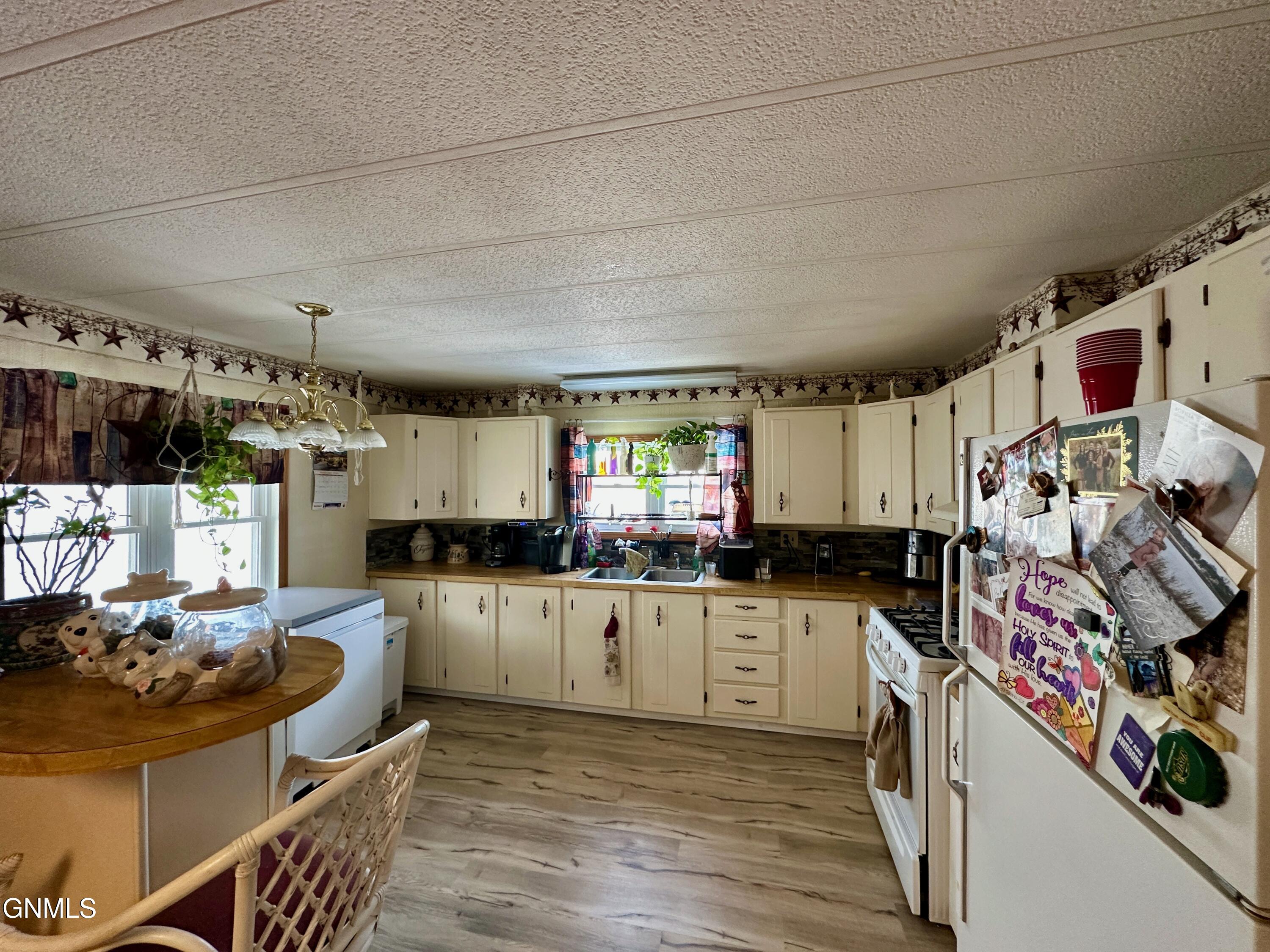 property viewer photo 2