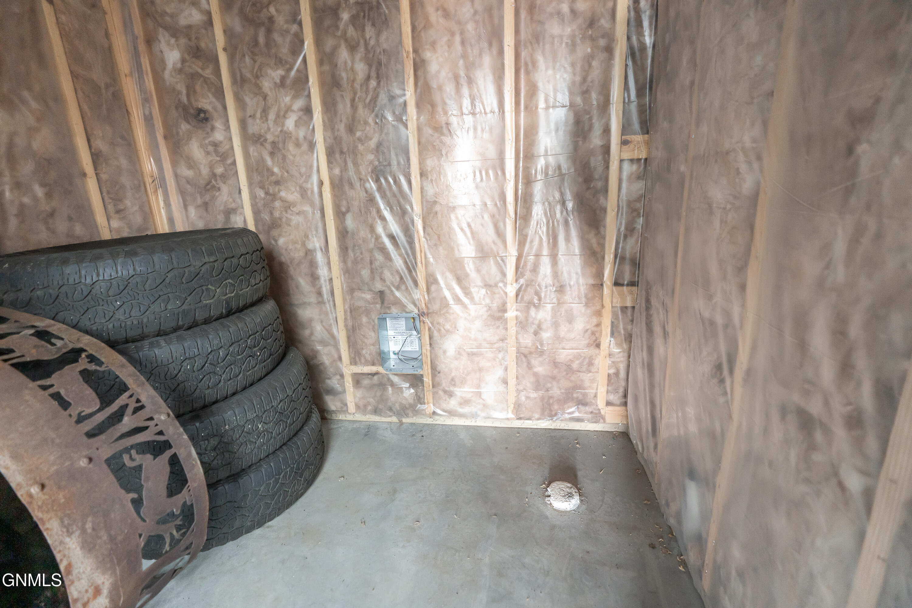 main property photo 14