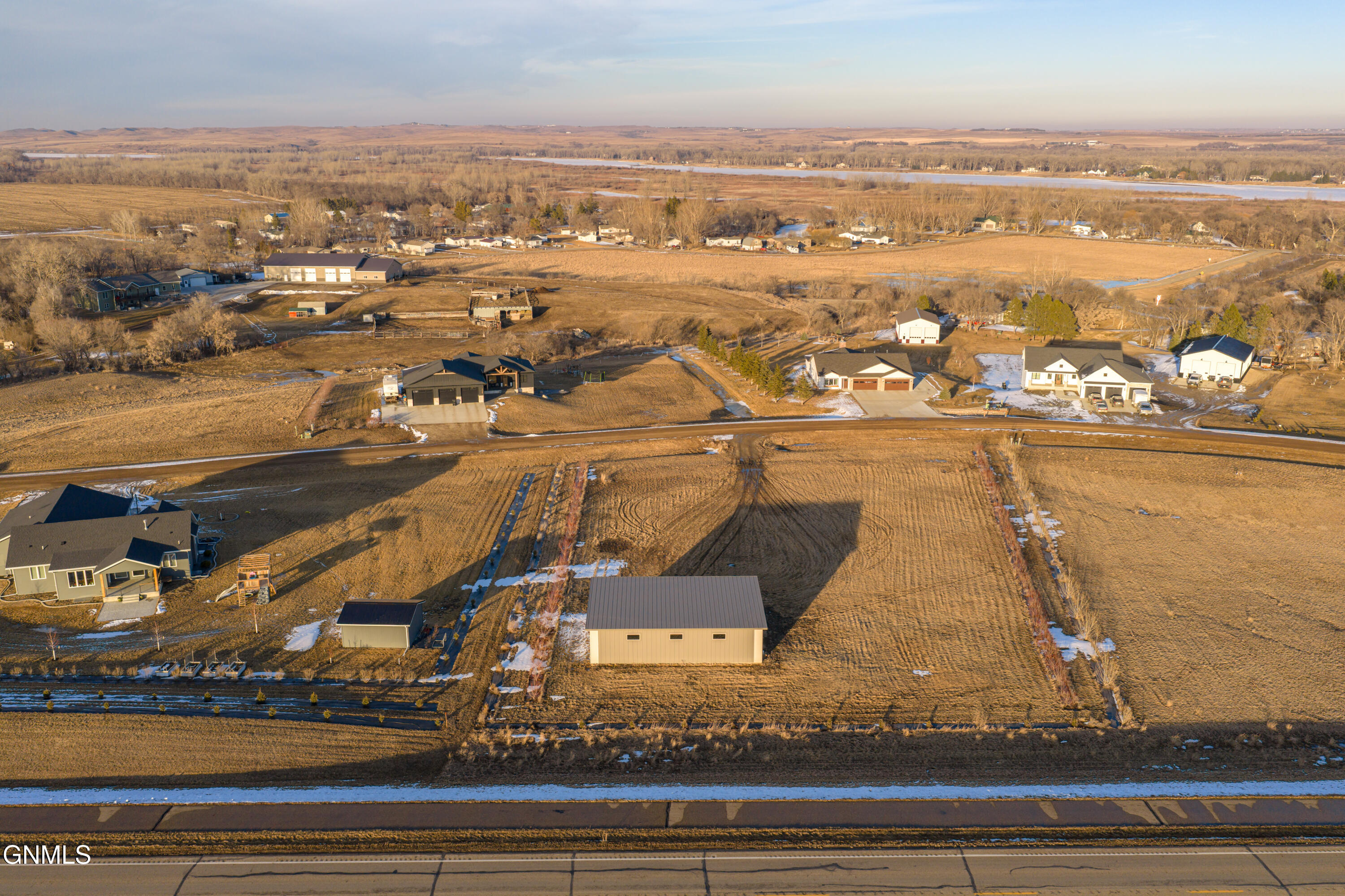main property photo 25