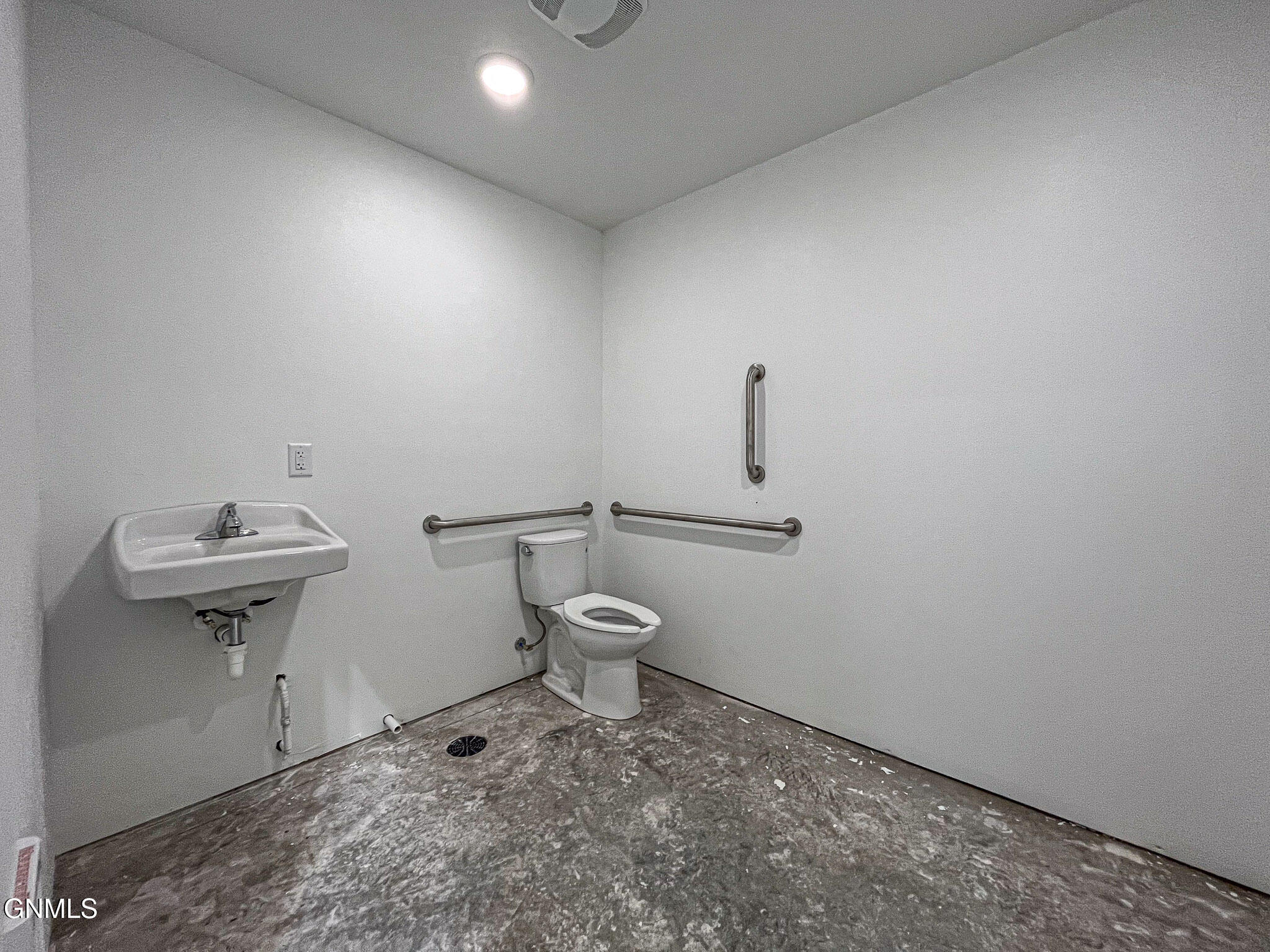 main property photo 5