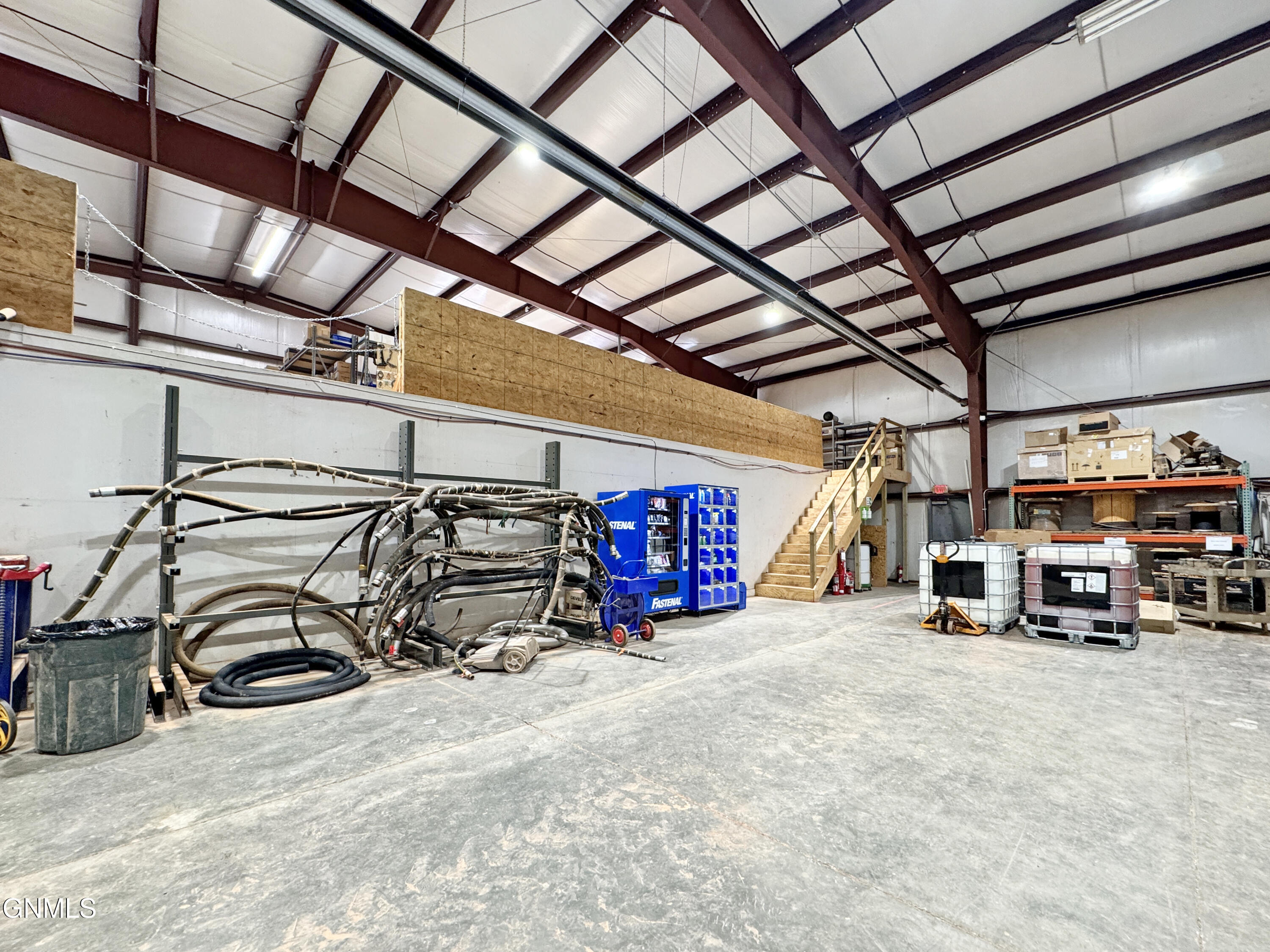 main property photo 11