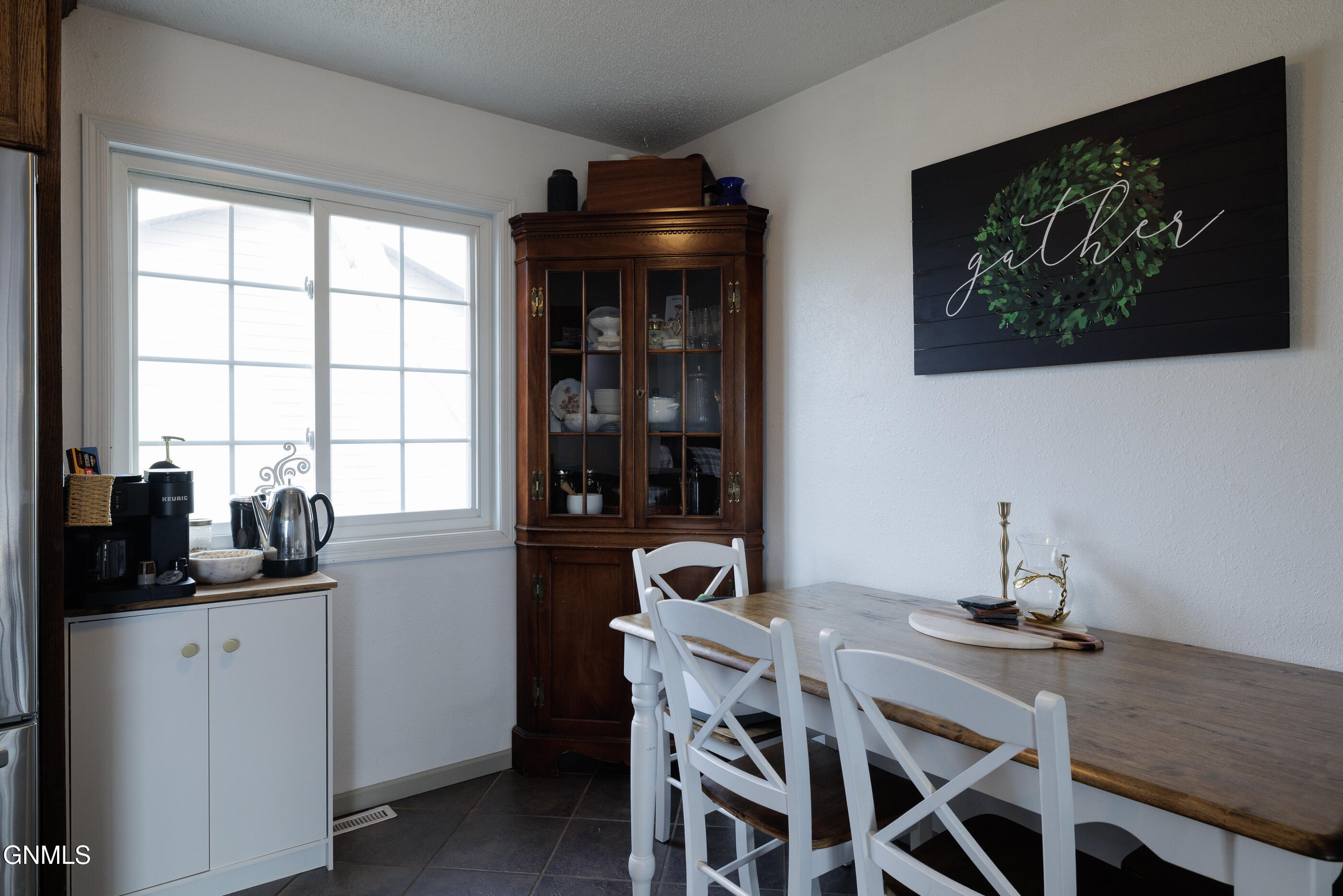 property viewer photo 7