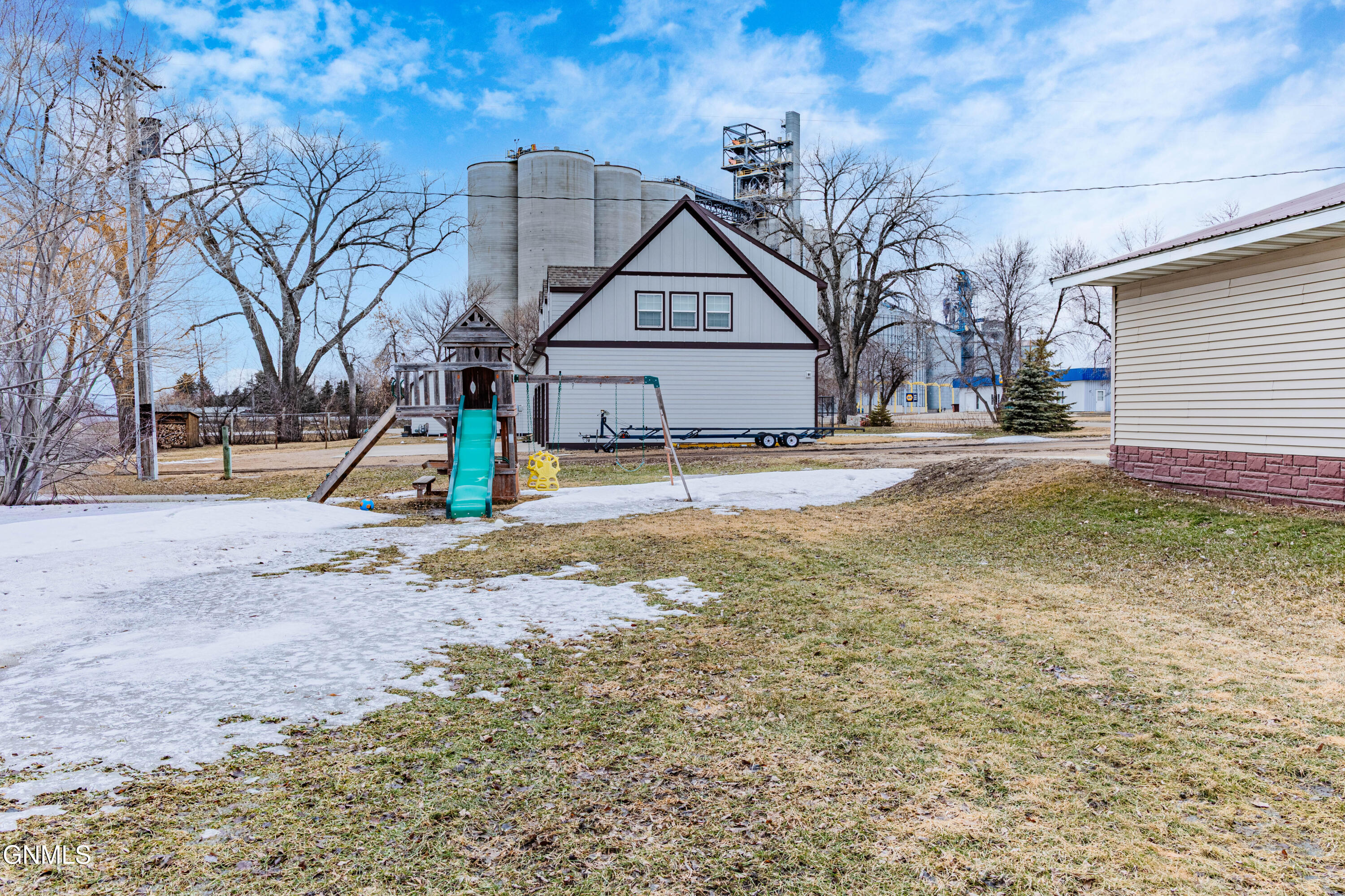 main property photo 61