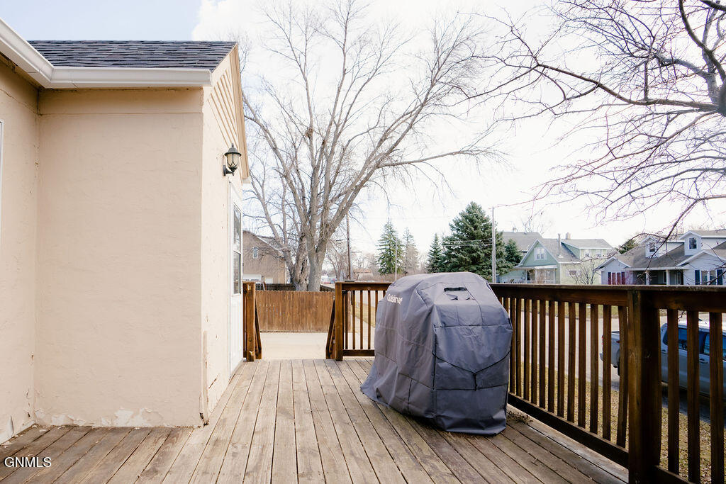 main property photo 76