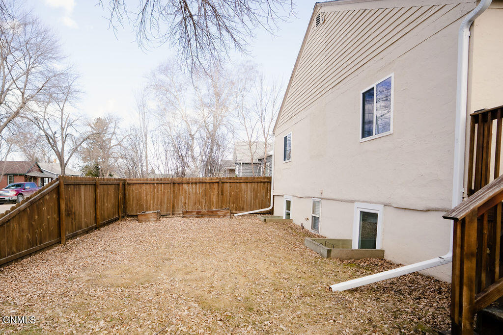 main property photo 77