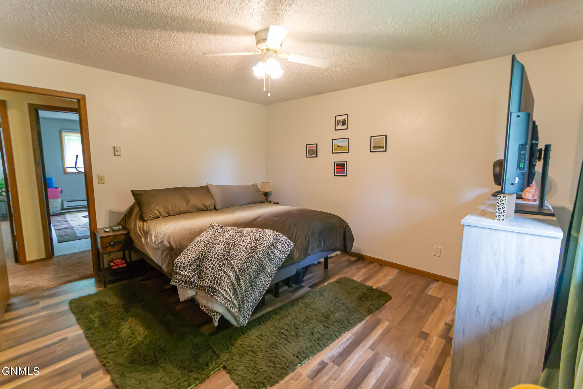 property viewer photo 18