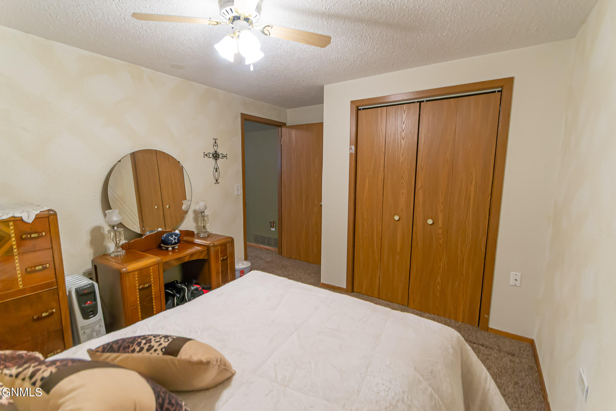 property viewer photo 36