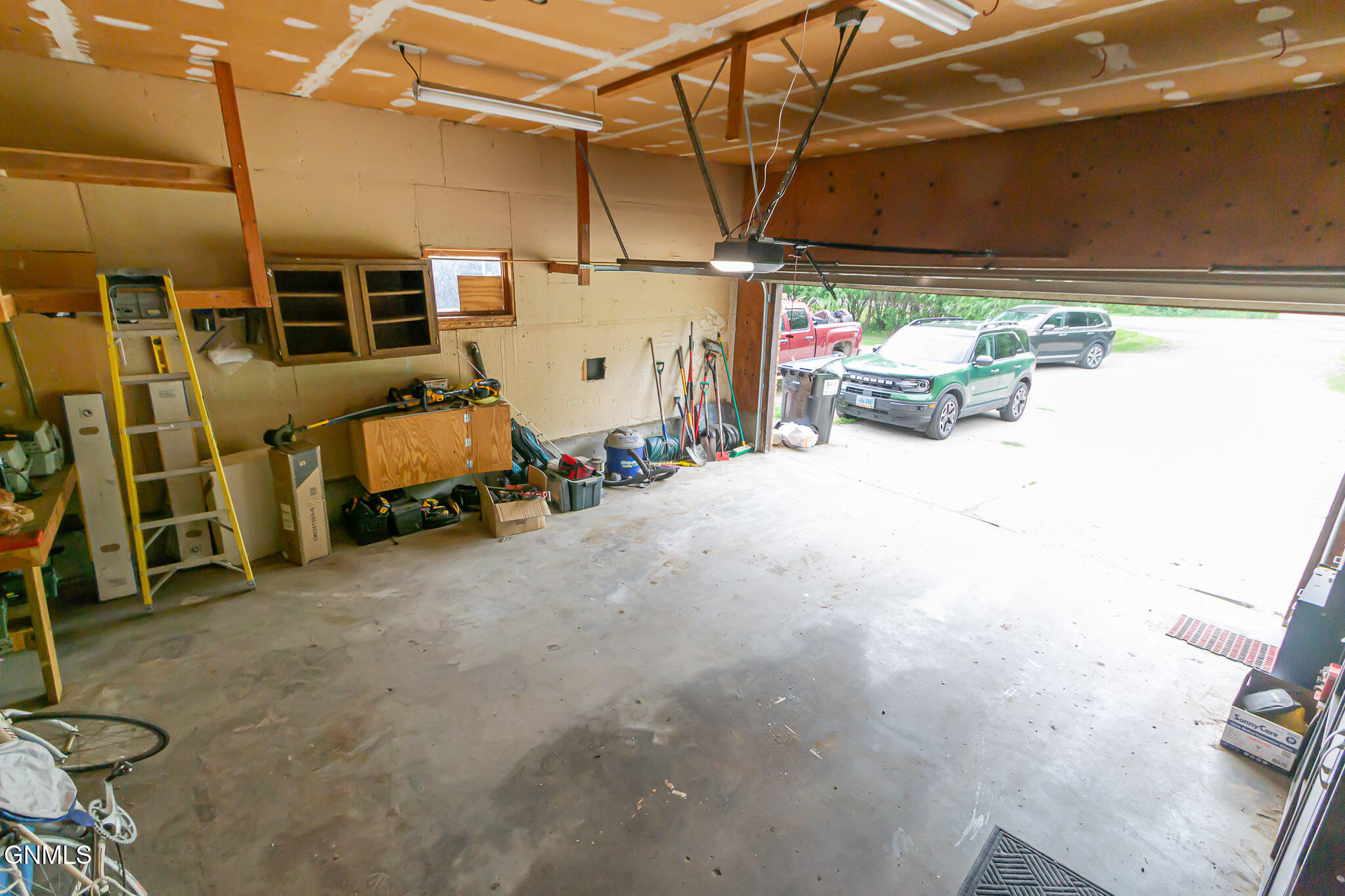 property viewer photo 41