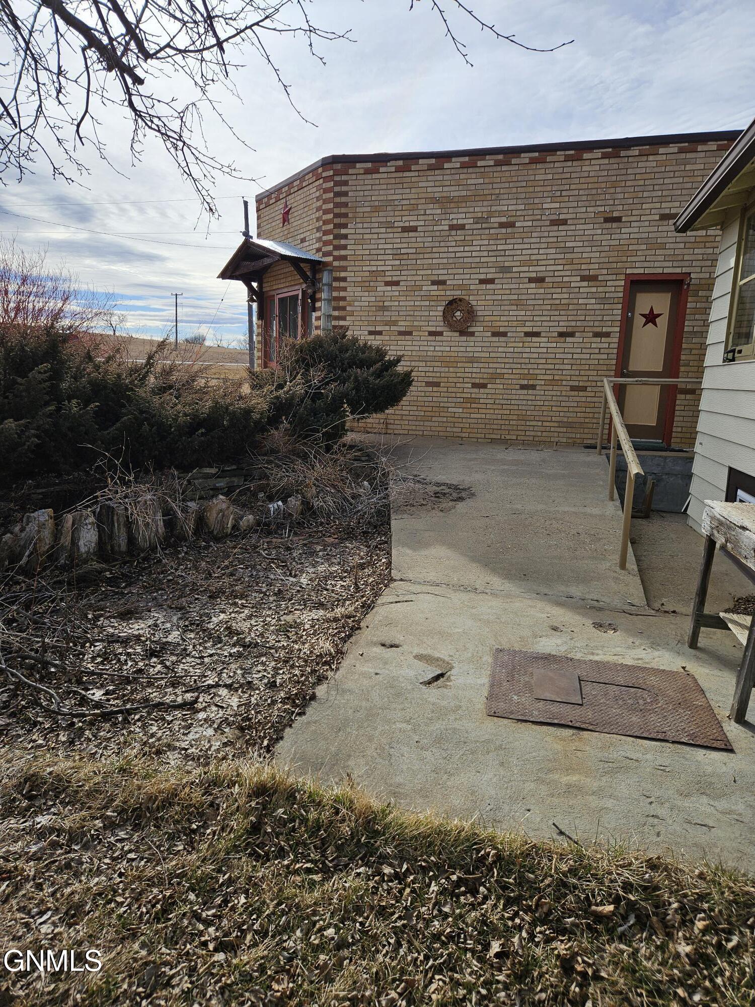 main property photo 16