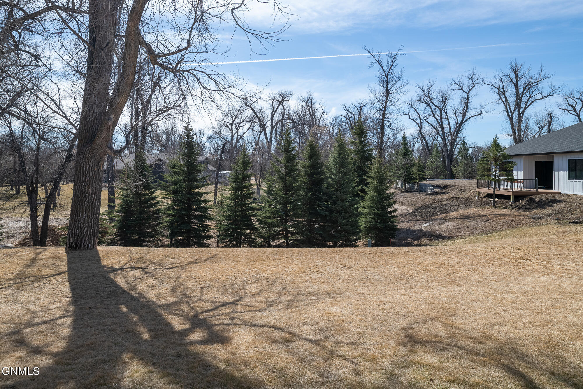 main property photo 31