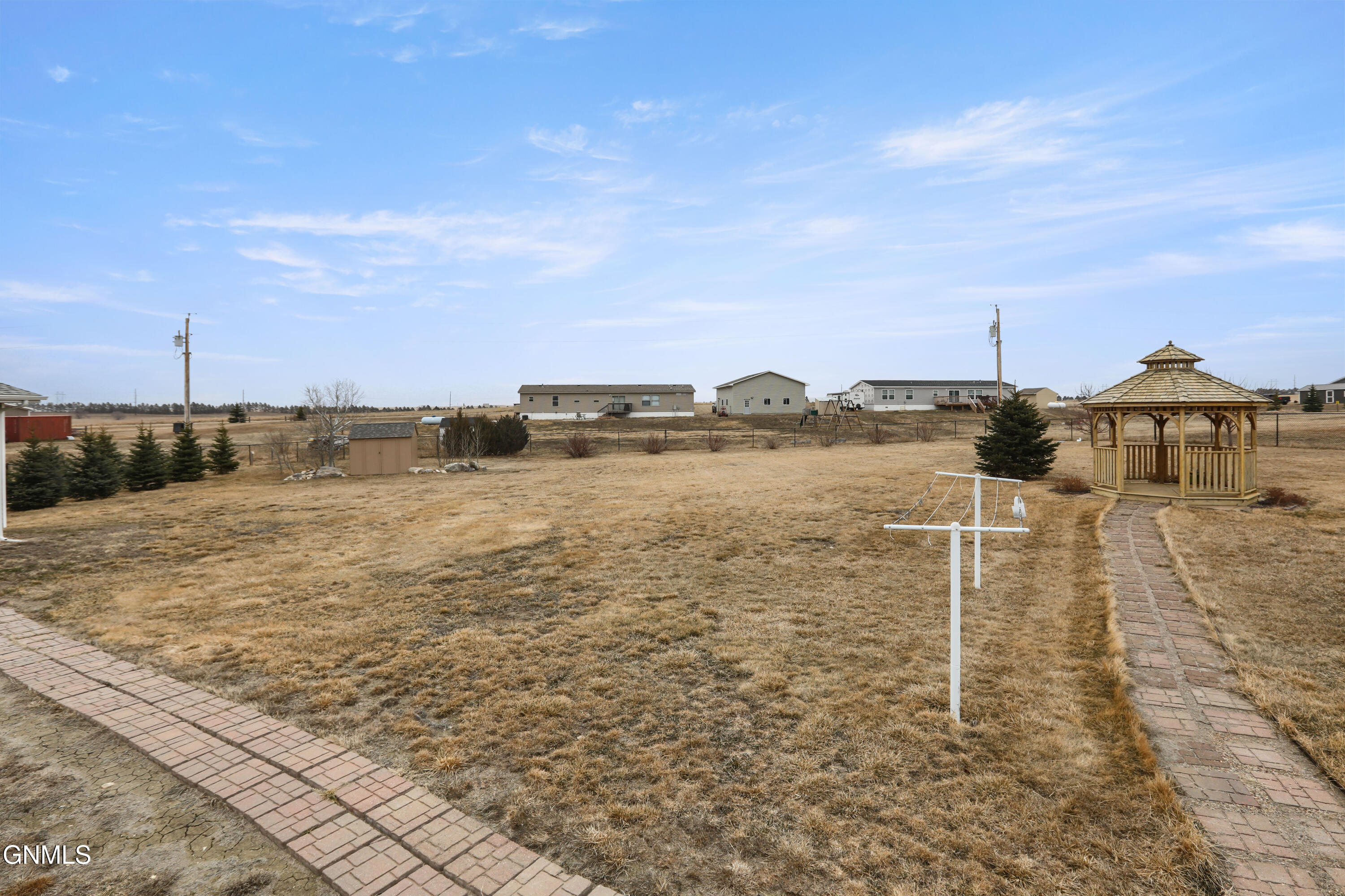 main property photo 32
