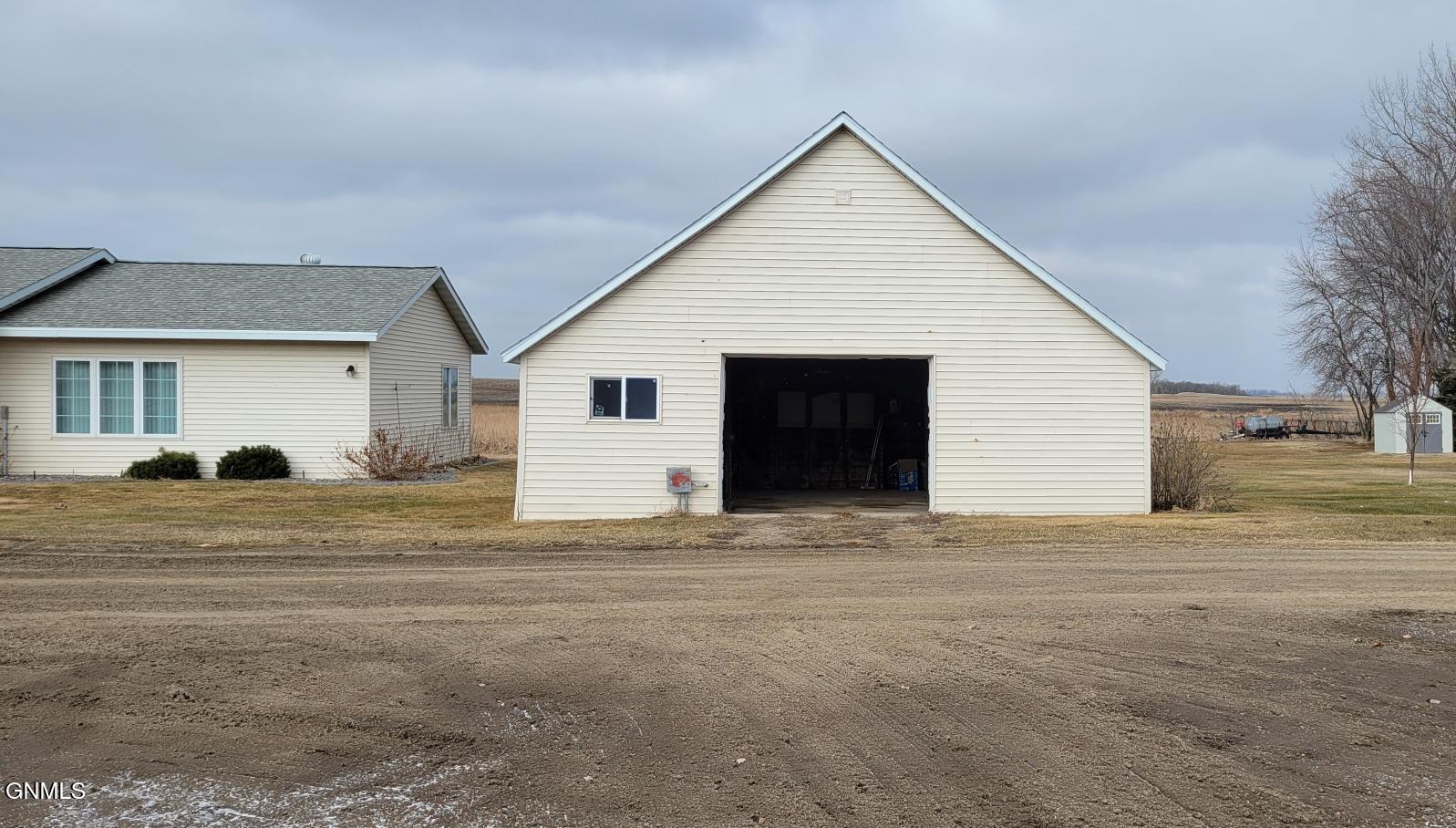 main property photo 38