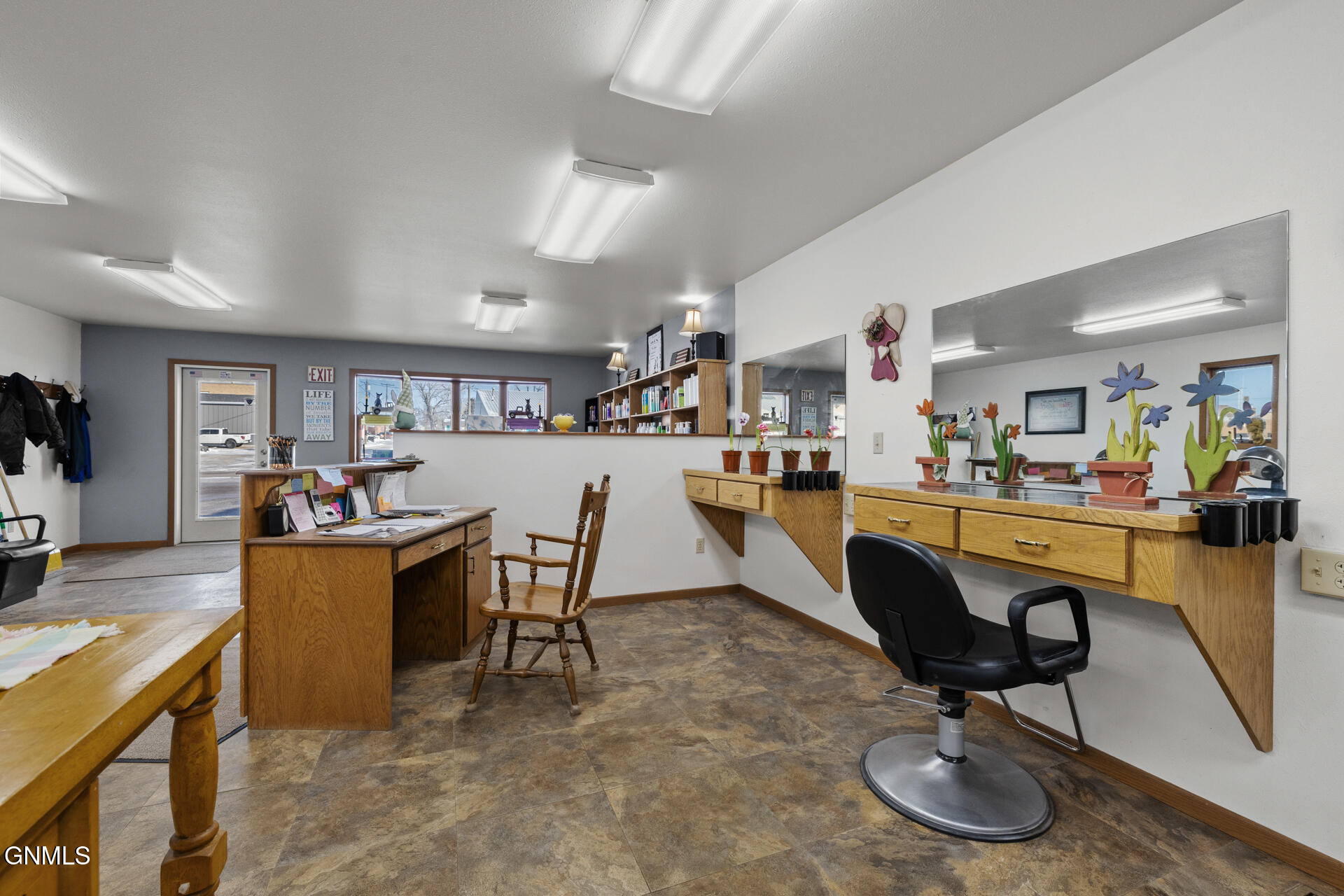 main property photo 21