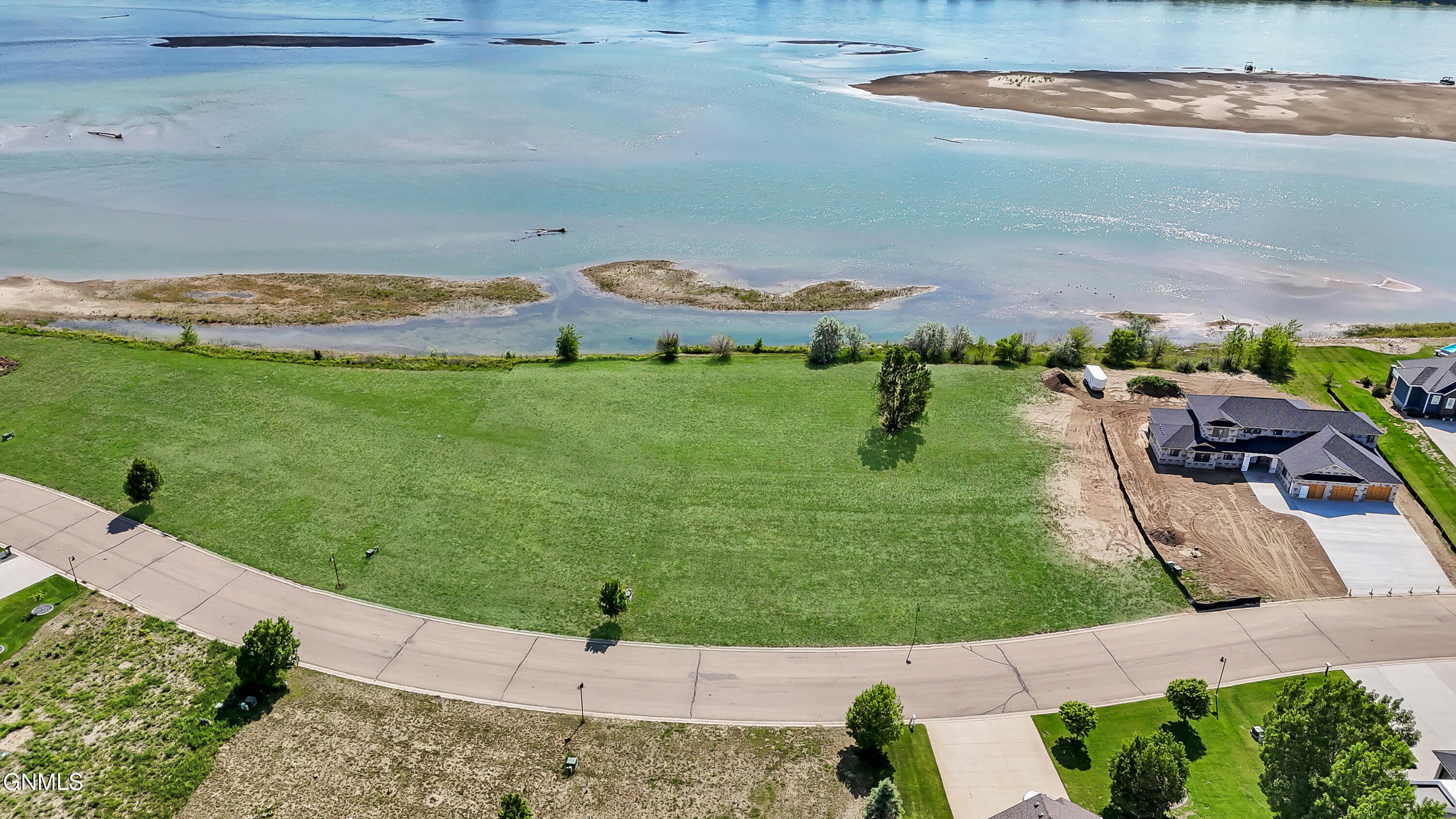 main property photo 10