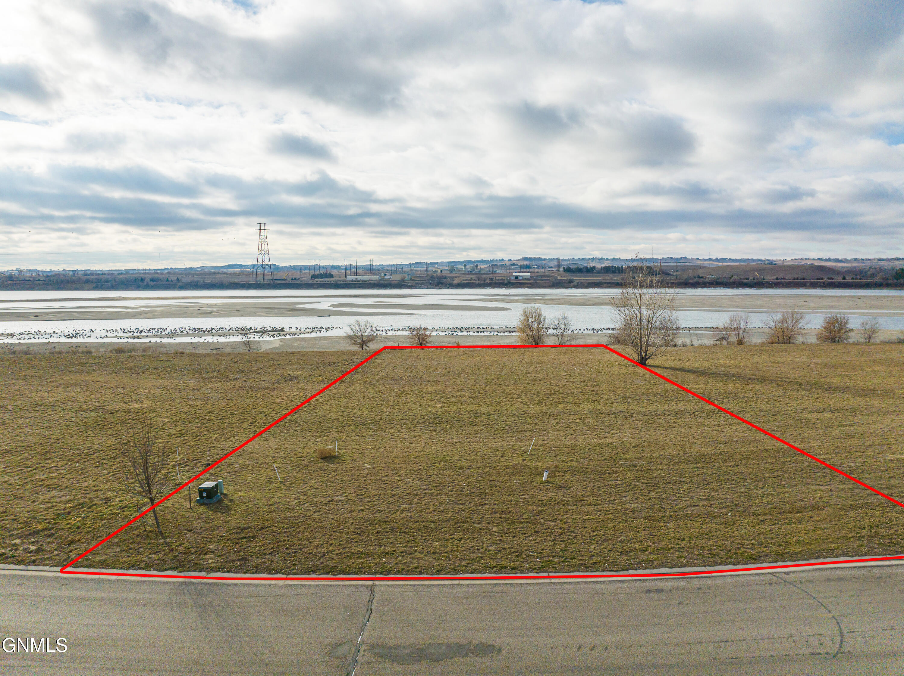 main property photo 16