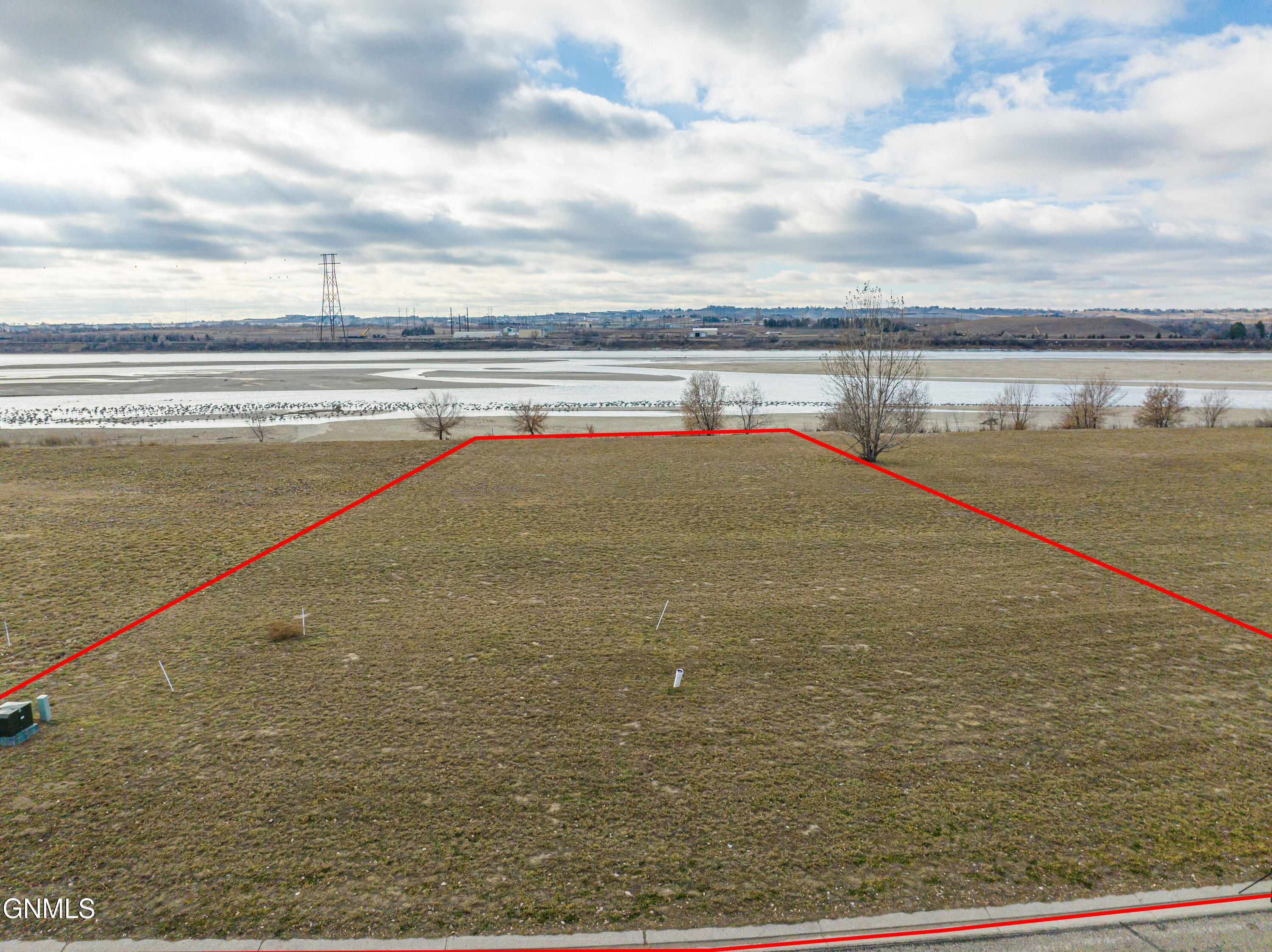 main property photo 17