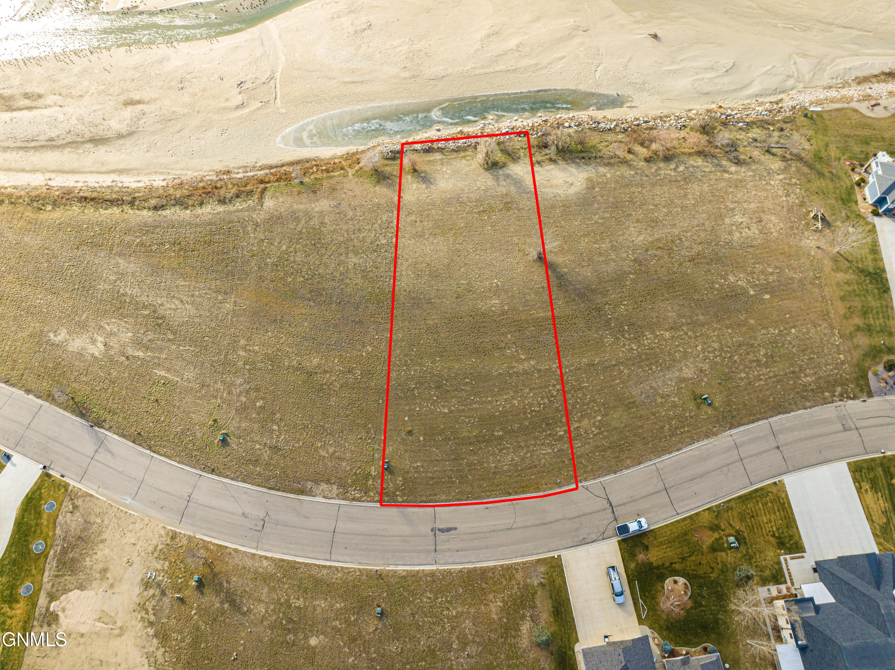 main property photo 18
