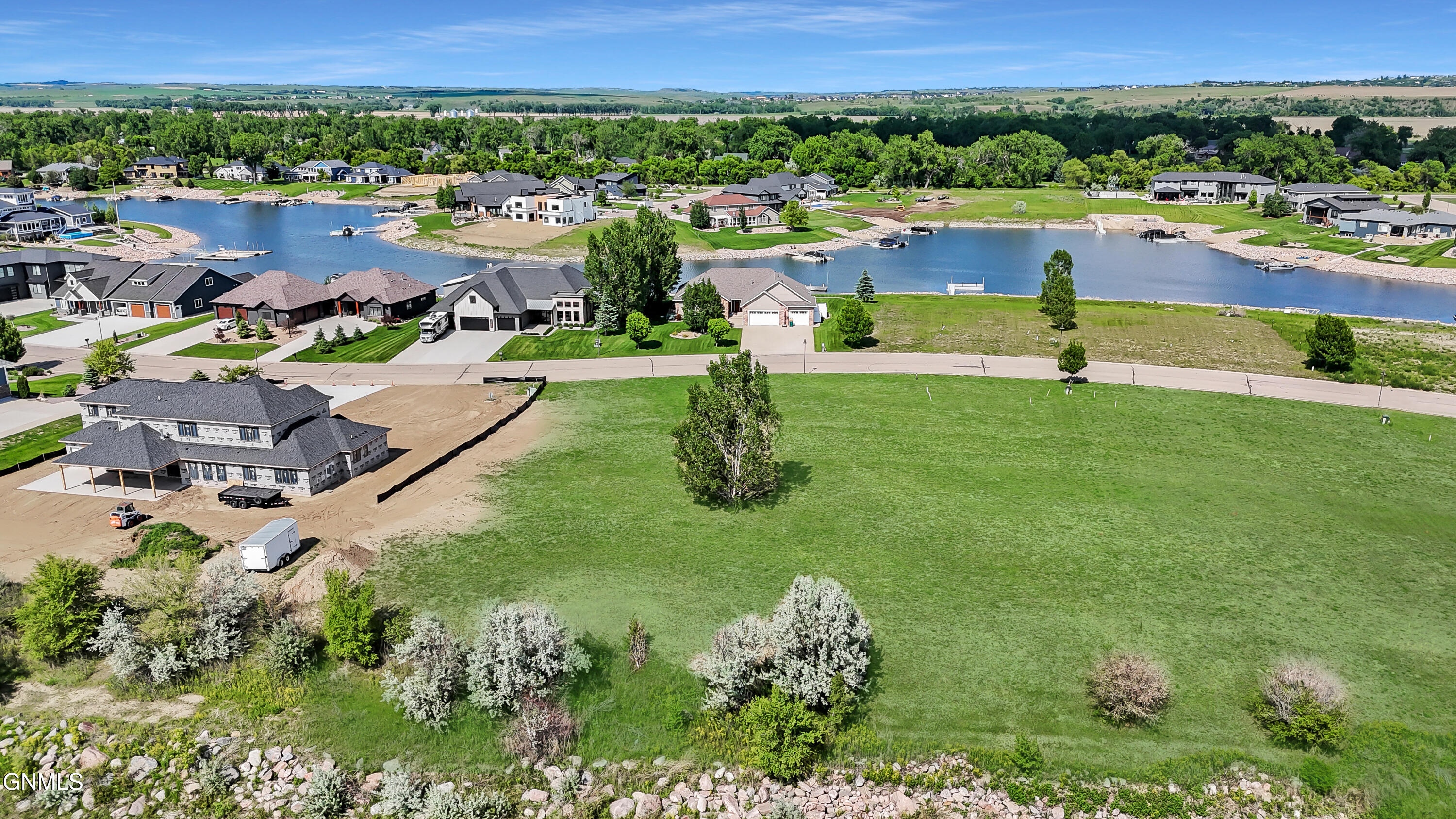 main property photo 9