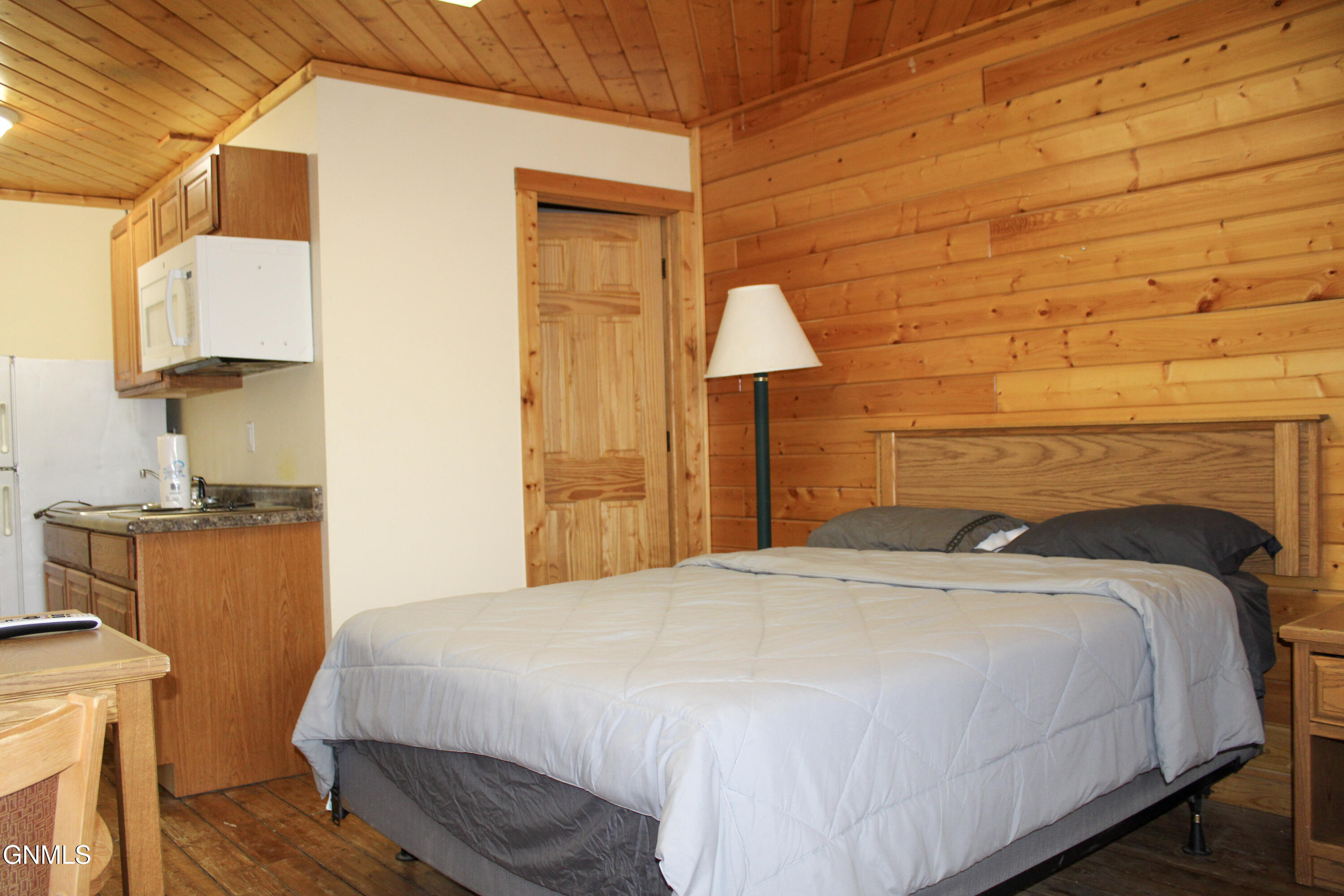 main property photo 46