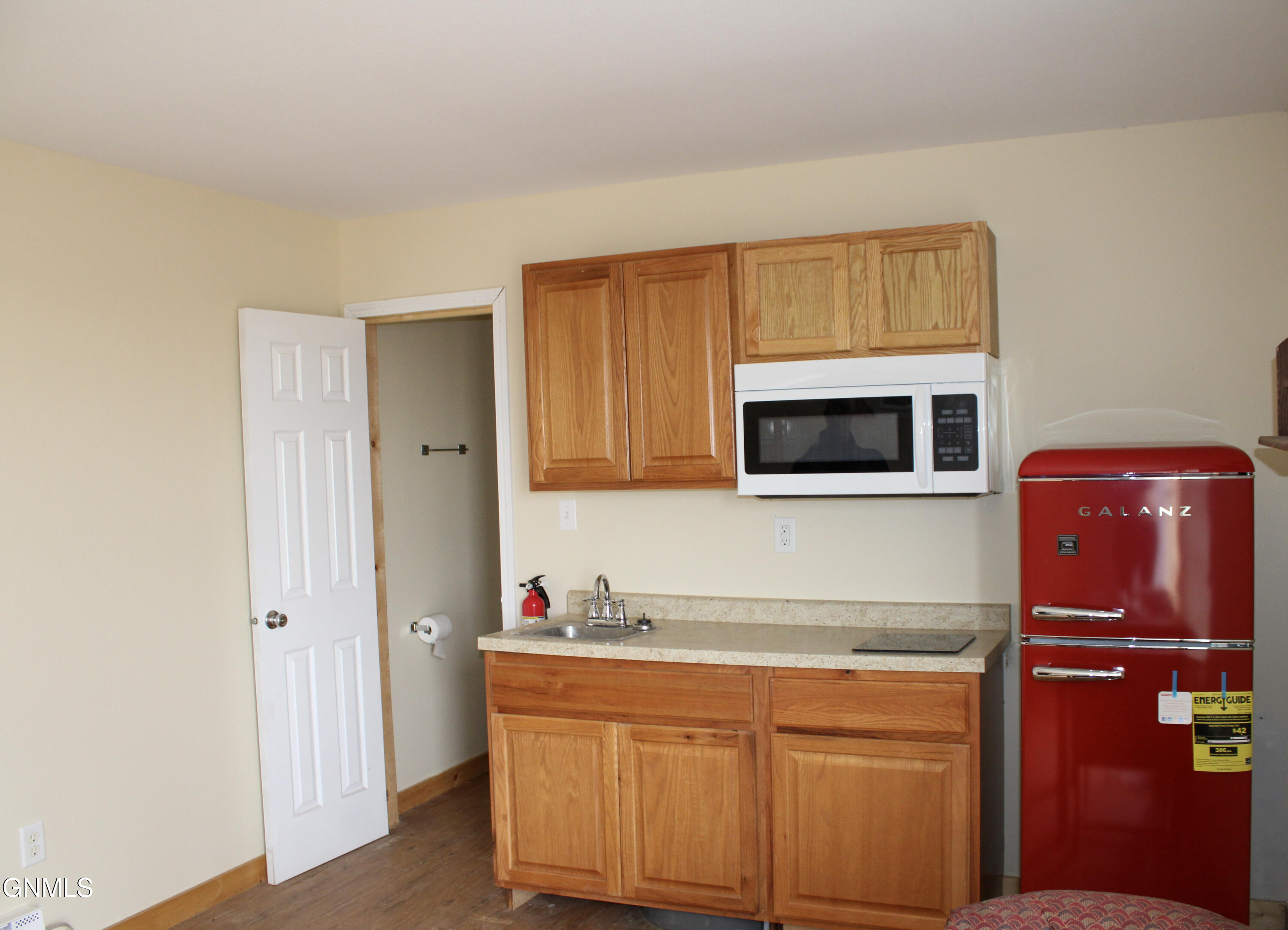 main property photo 79