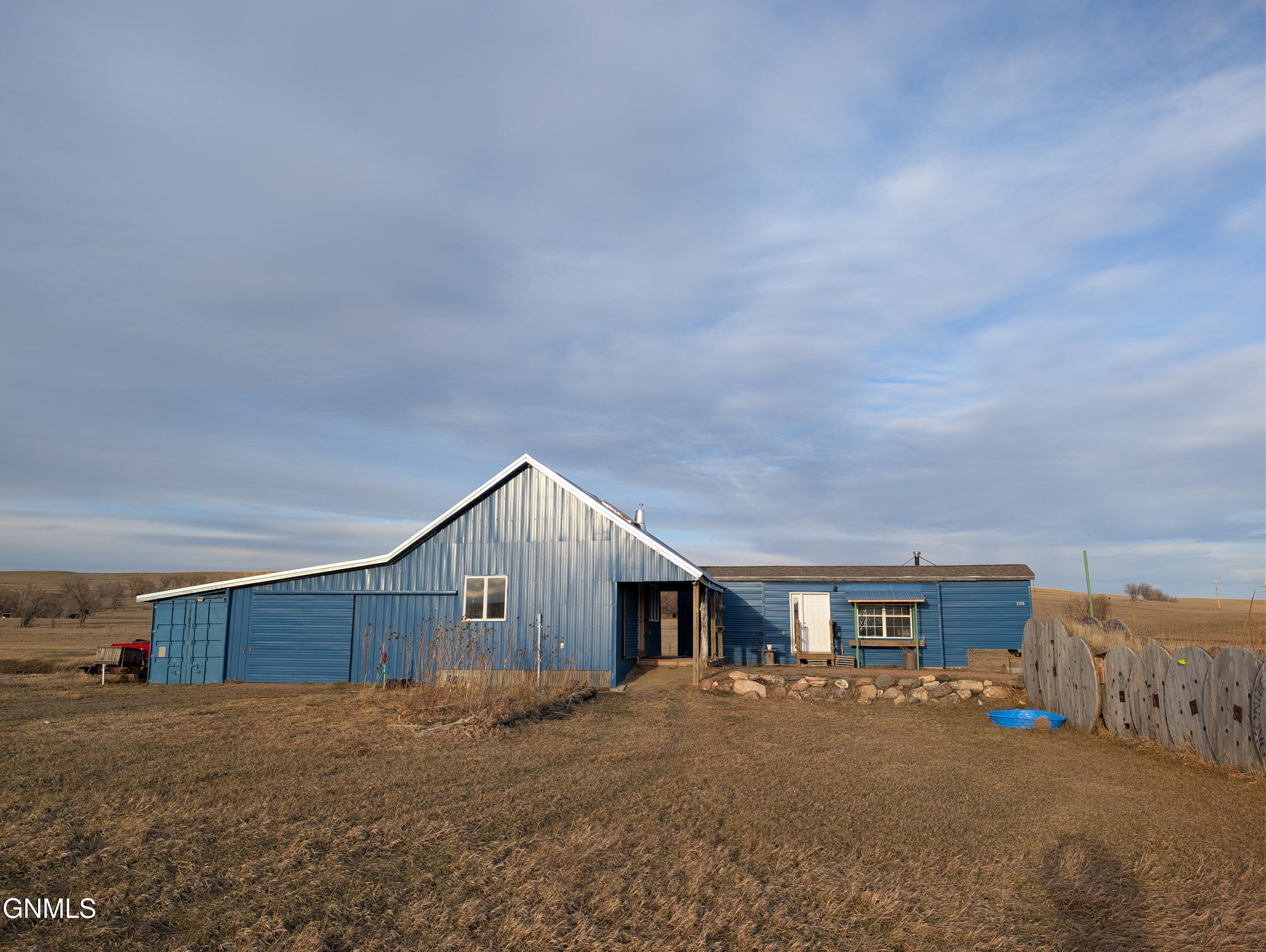 main property photo 17