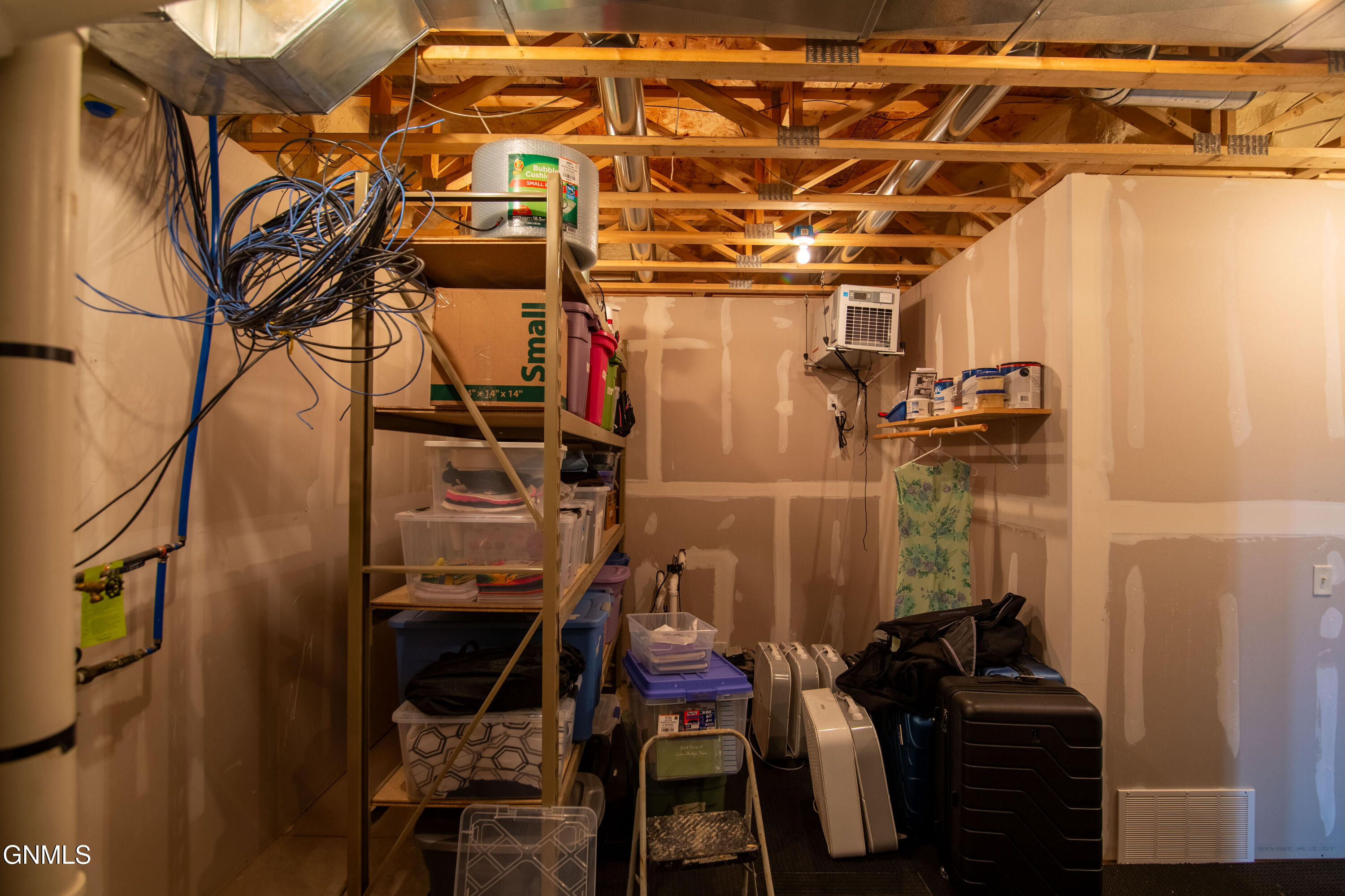 main property photo 50