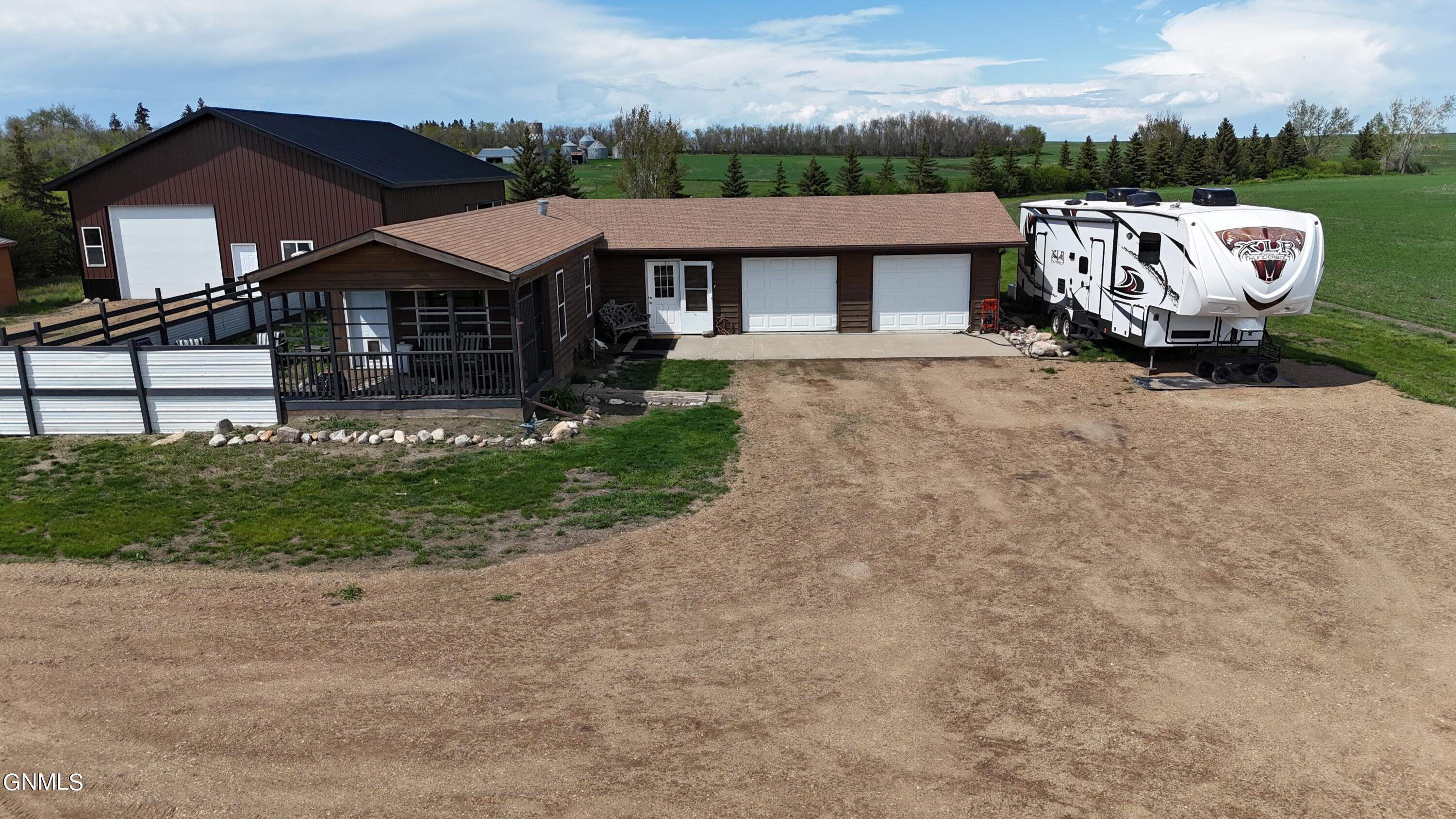 main property photo 4