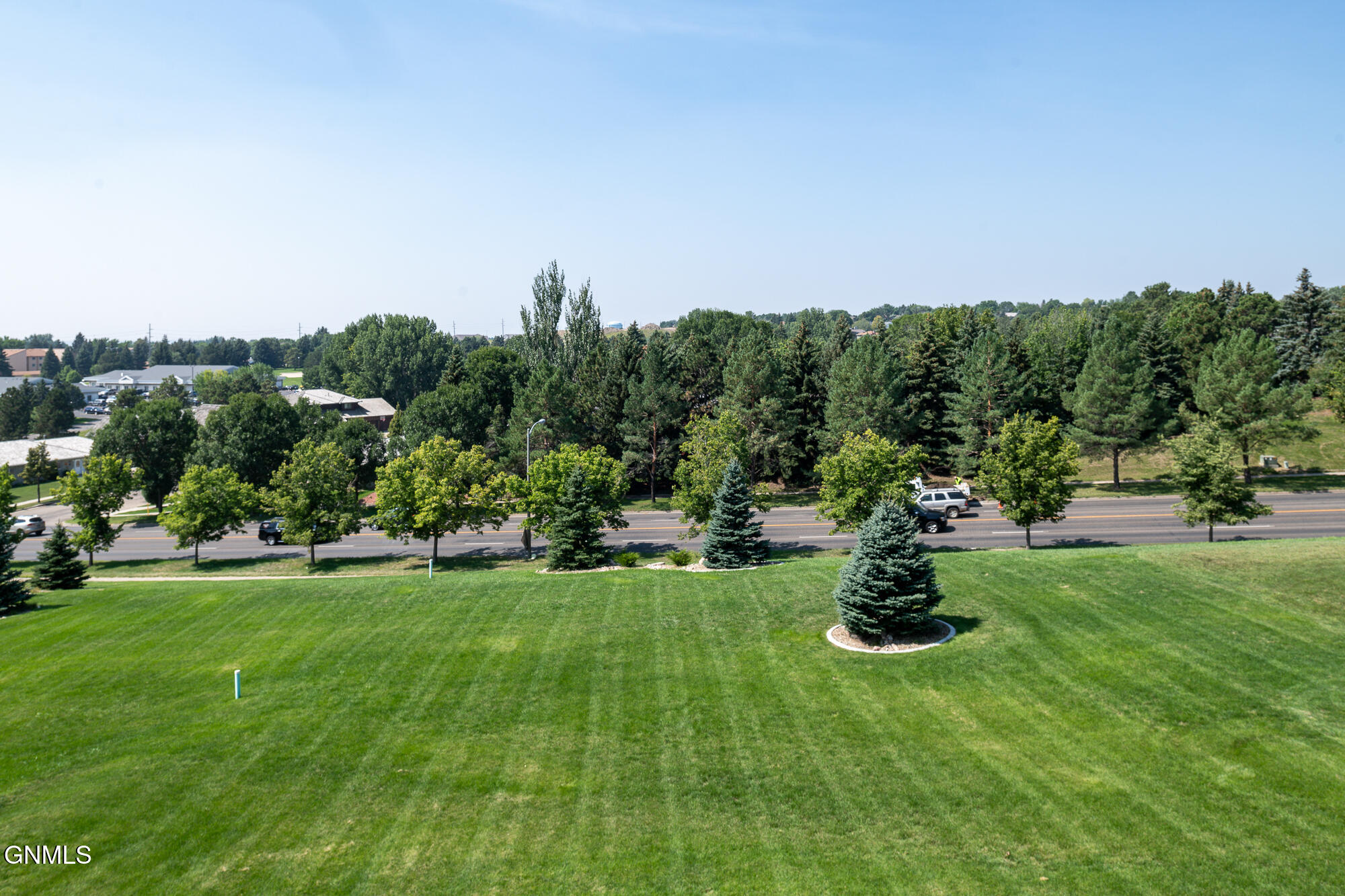 main property photo 50