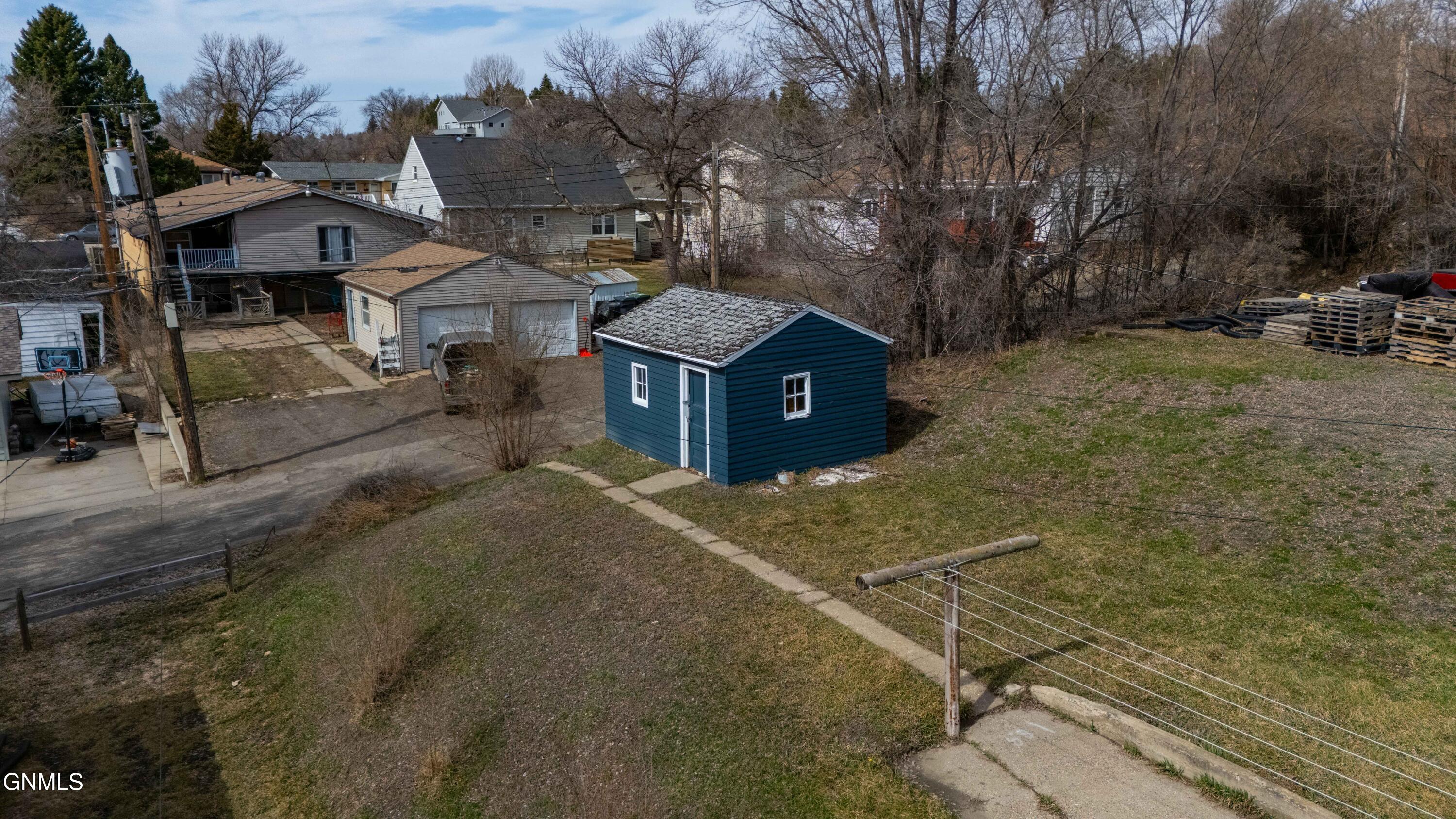main property photo 13