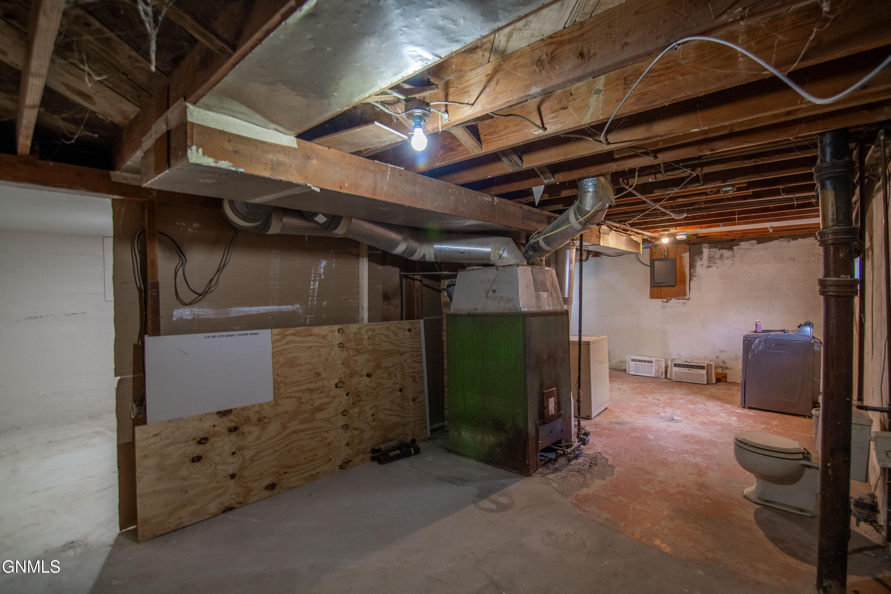 main property photo 35