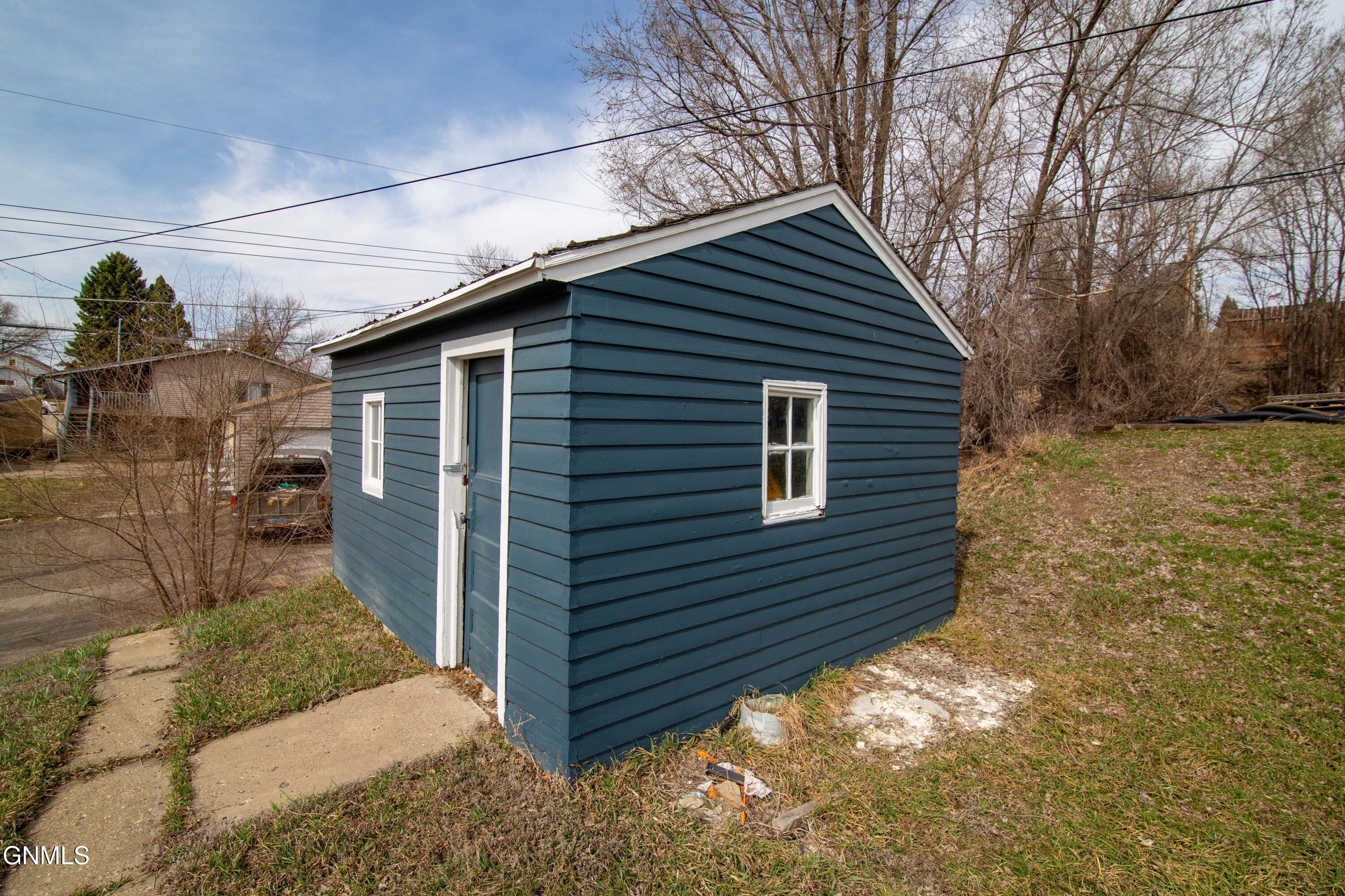 main property photo 44
